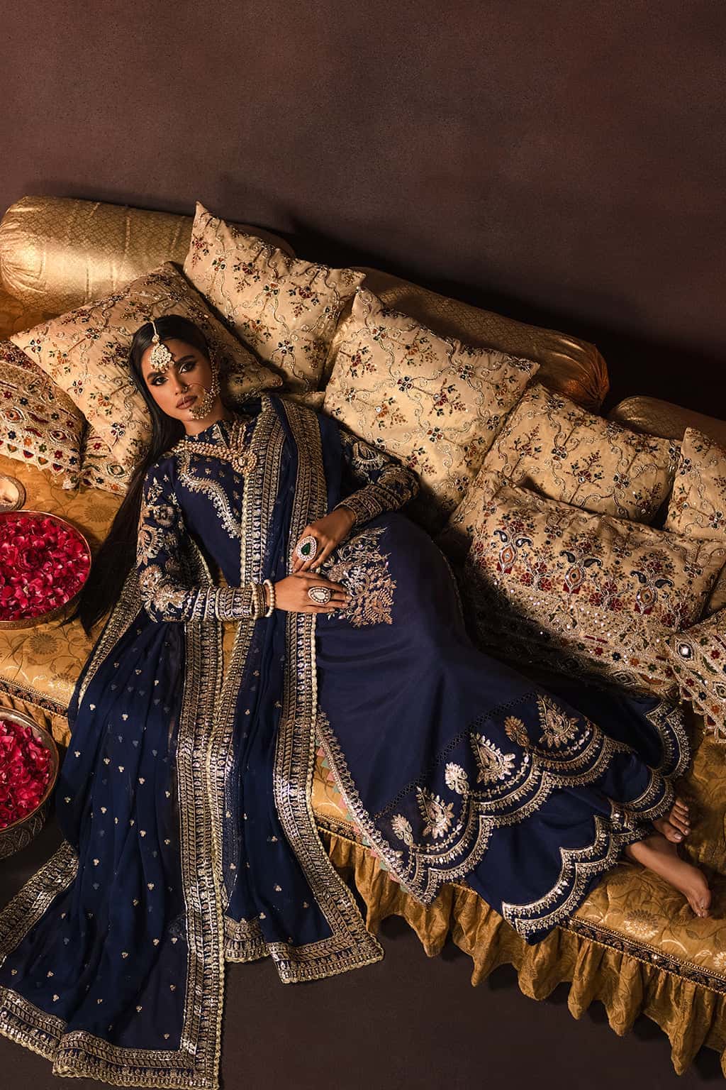 Afrozeh Divani Unstitched Embroidered Velvet 3 Pieces Suit AS-V1-01 MAYA - Image 3