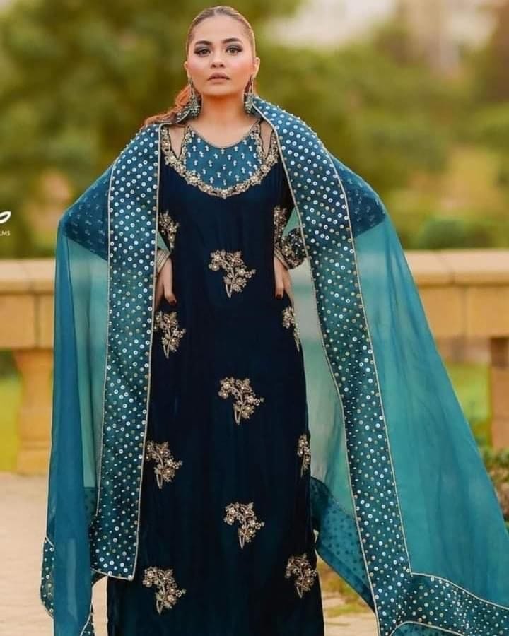 Afrozeh Luxury Formals Velvet Collection 3 Pieces Unstitched ZINC Gold - Image 4