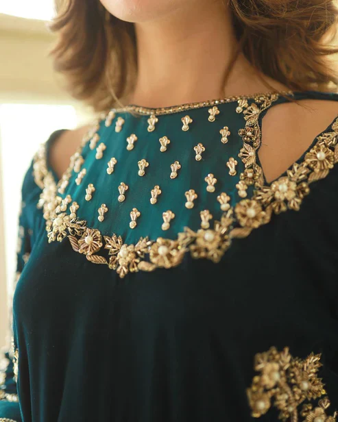 Afrozeh Luxury Formals Velvet Collection 3 Pieces Unstitched ZINC Gold - Image 6