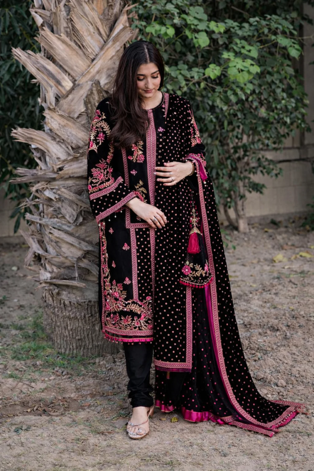 Aneelas Luxury Lawn Embroidered Suit 3 Piece Unstitched - Oceans Lawn - Image 2