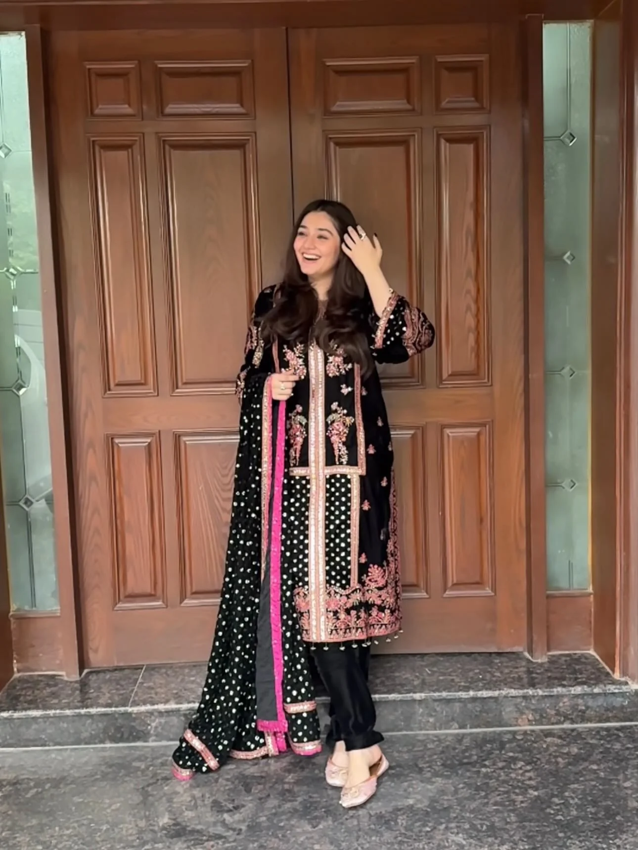 Aneelas Luxury Lawn Embroidered Suit 3 Piece Unstitched - Oceans Lawn - Image 3