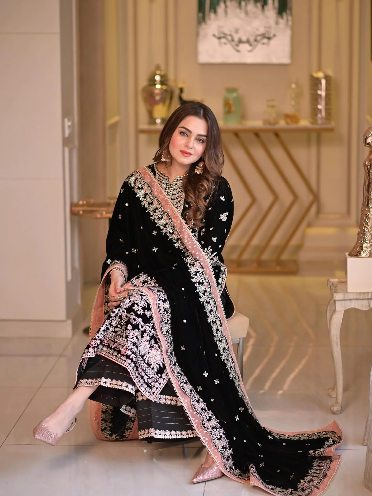 Aneelas Wedding Velvet Embroidered Unstitched Collection SM-01 - Image 10