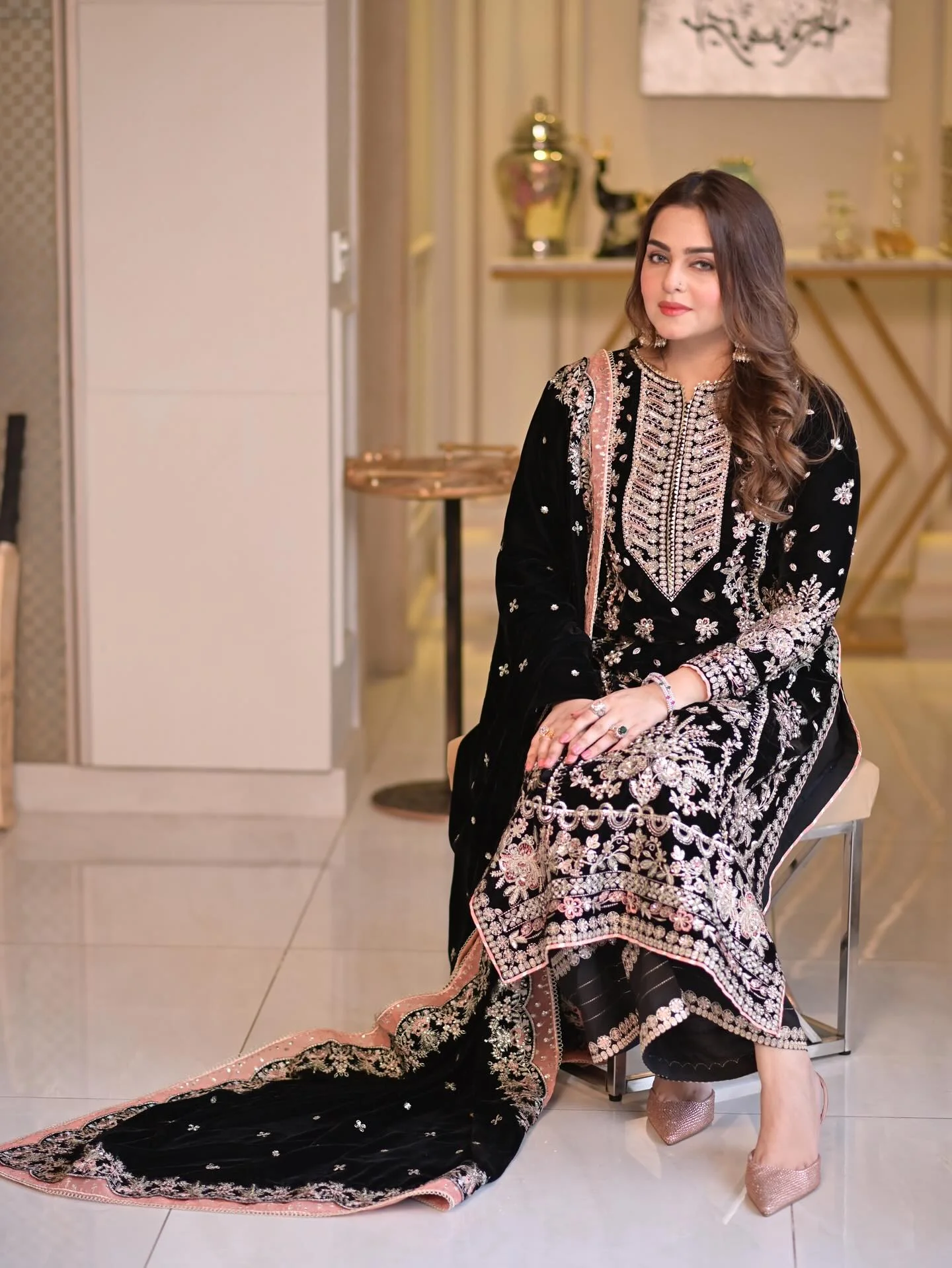 Aneelas Wedding Velvet Embroidered Unstitched Collection SM-01 - Image 3