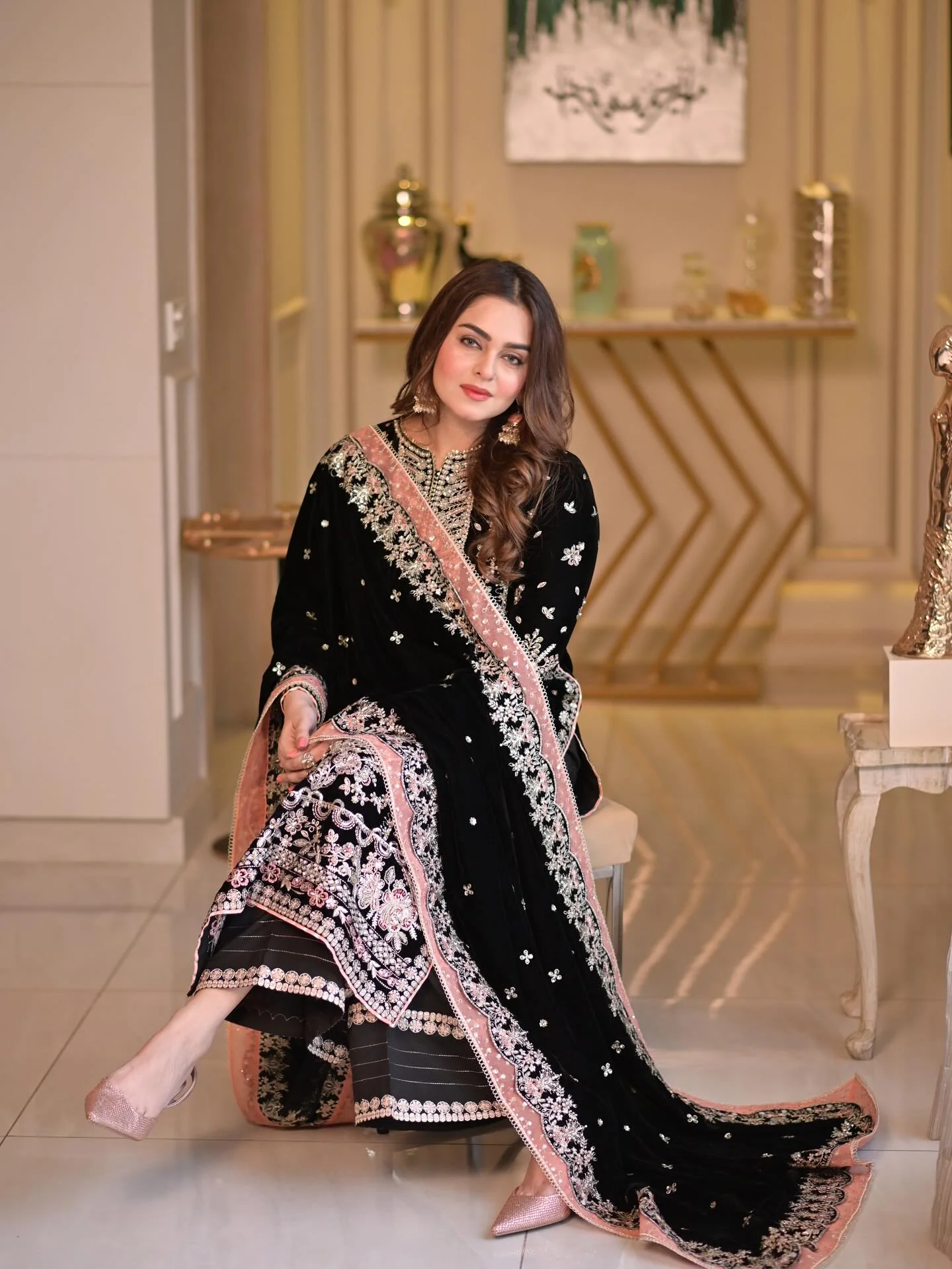 Aneelas Wedding Velvet Embroidered Unstitched Collection SM-01 - Image 5