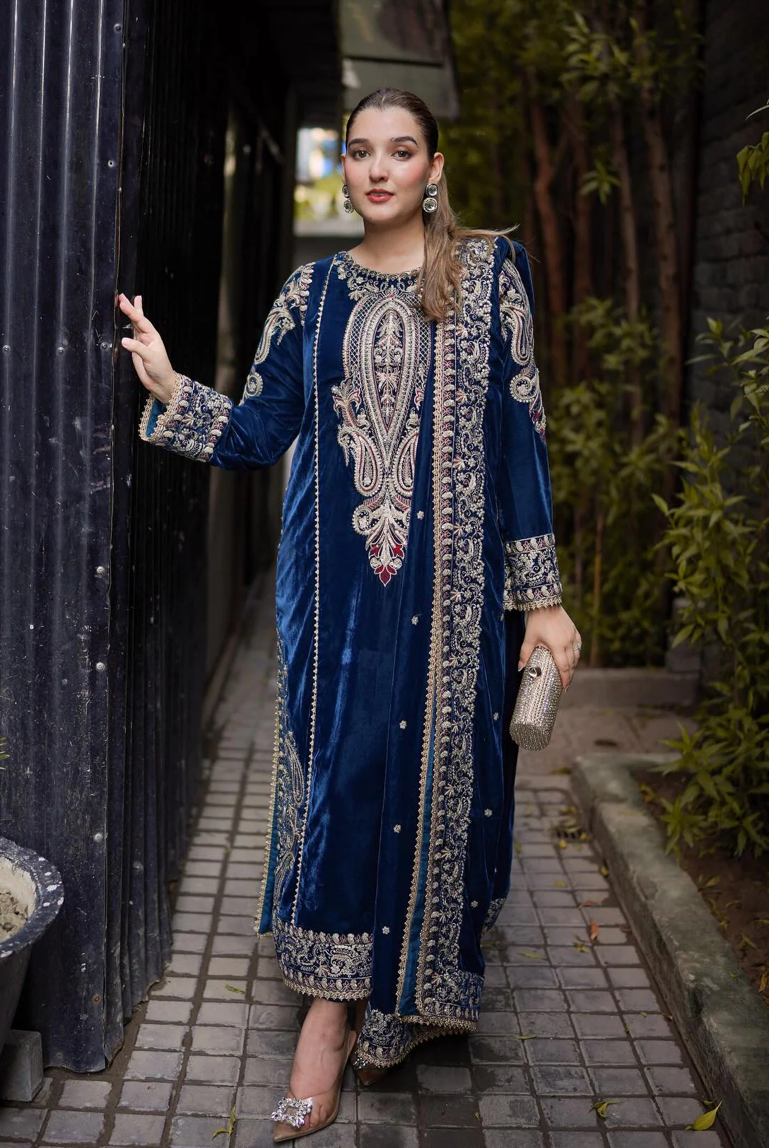 Aneelas Wedding Velvet Embroidered Unstitched Collection With Velvet Shawl - Image 3