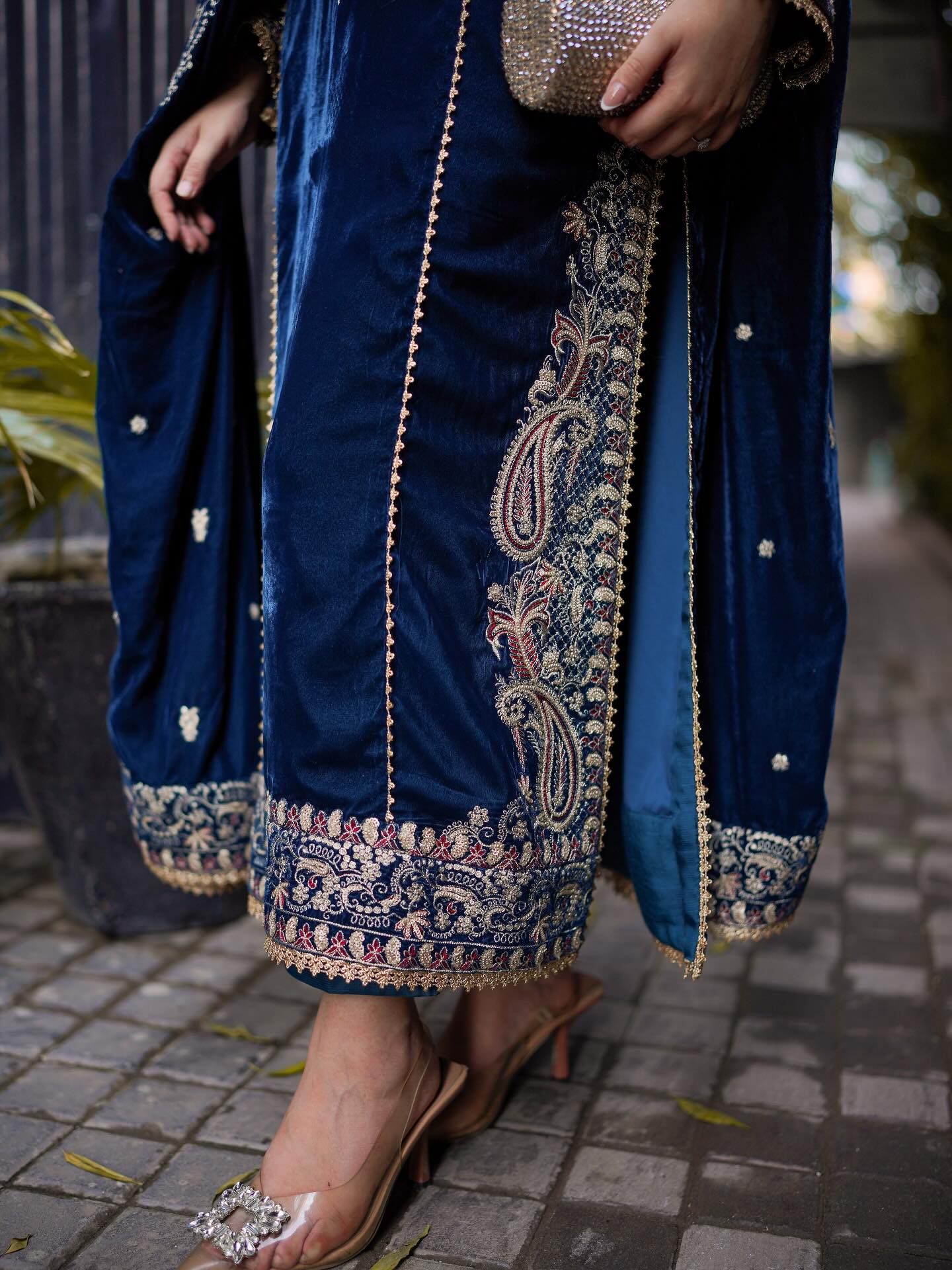 Aneelas Wedding Velvet Embroidered Unstitched Collection With Velvet Shawl - Image 4