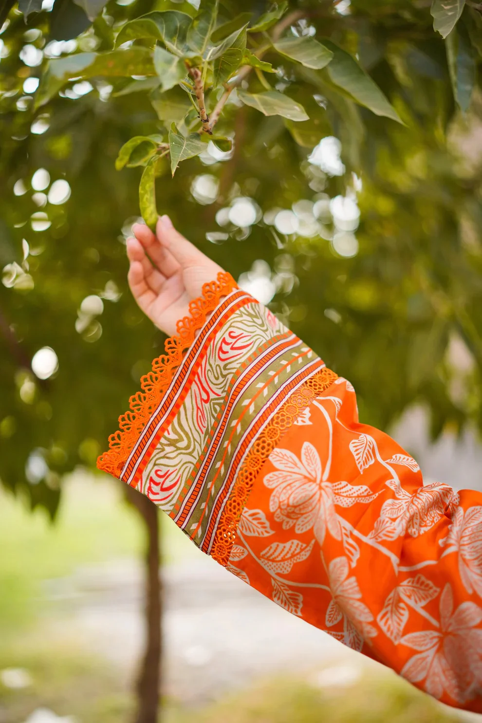 Aneelas - WPR-03 - Luxury Lawn Embroidered 3 Piece Unstitched - Image 4