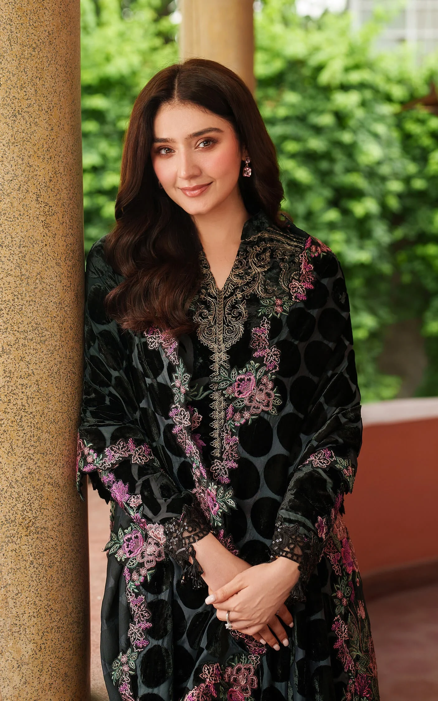 Asifa & Nabeel Pashmina Luxe Unstitched Embroidered 3Pc Suit LWC25-02 Eira Palaichi Suit - Image 5