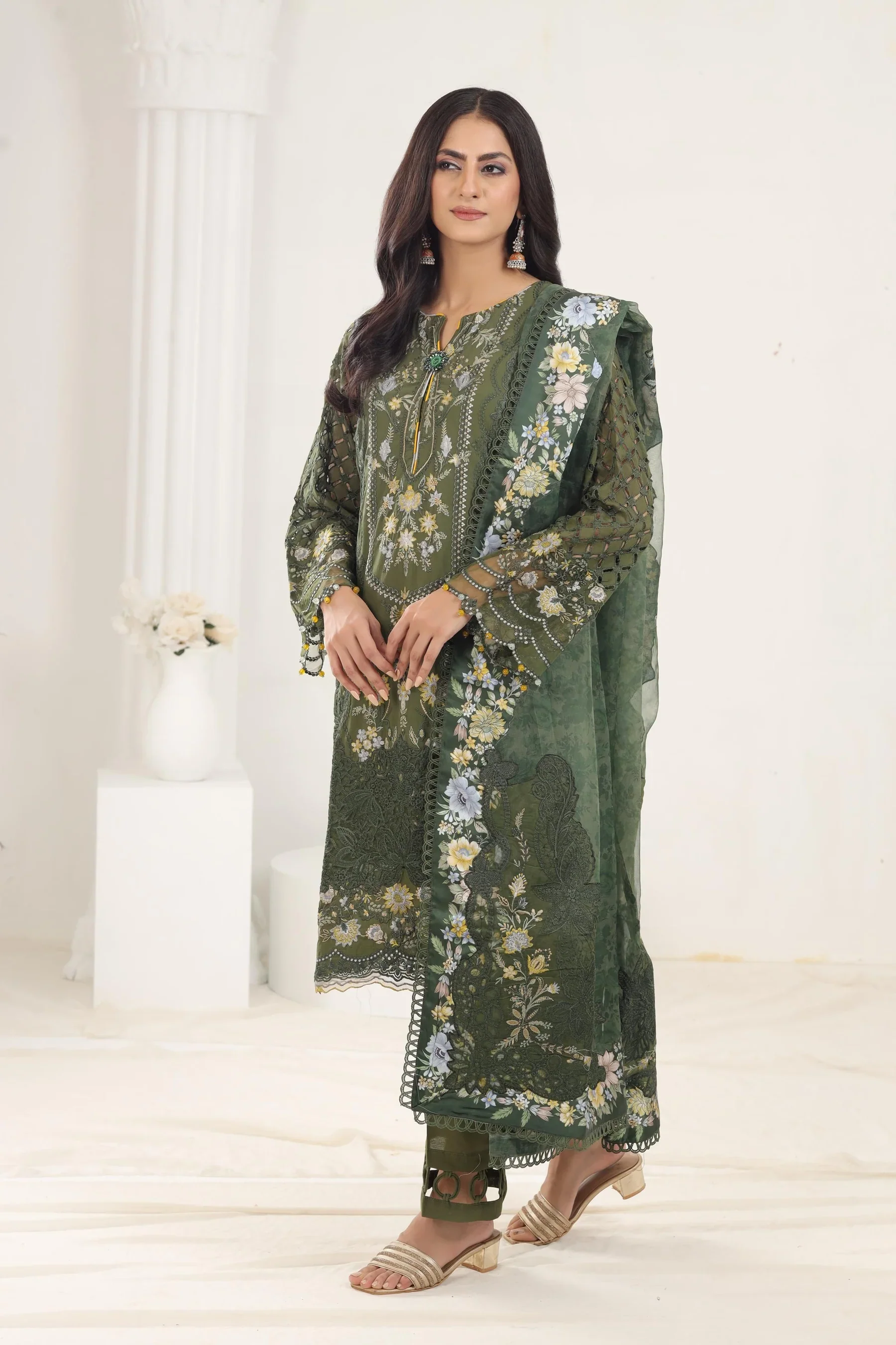Baroque Embroidered Luxury Lawn Unstitched 3Pc Suit BQU - D10 - Image 6