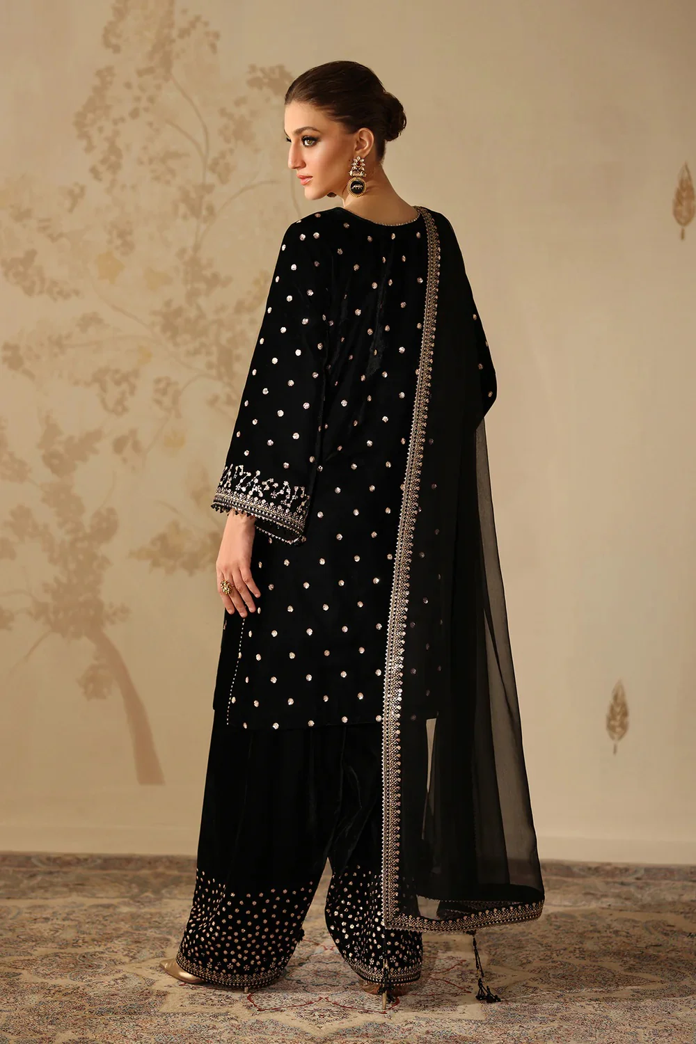Baroque UF-4316 - Luxury Velvet Embroidered 3 Piece Unstitched - Image 7