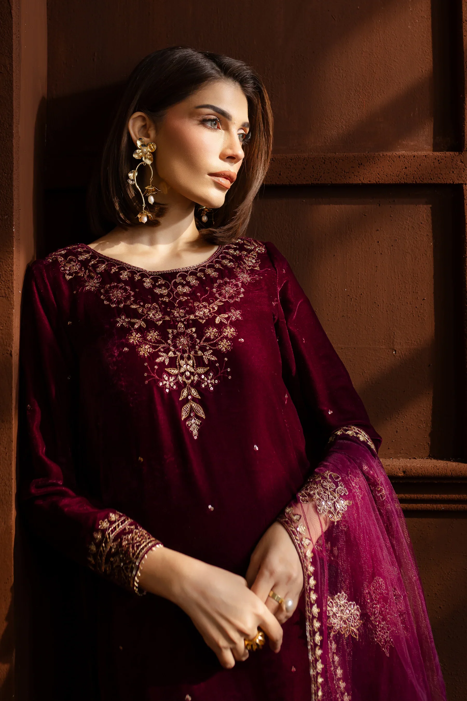 Batik Luxury Velvet Embroidered Collection Amar 3Pc - Velvet Luxe - Image 4