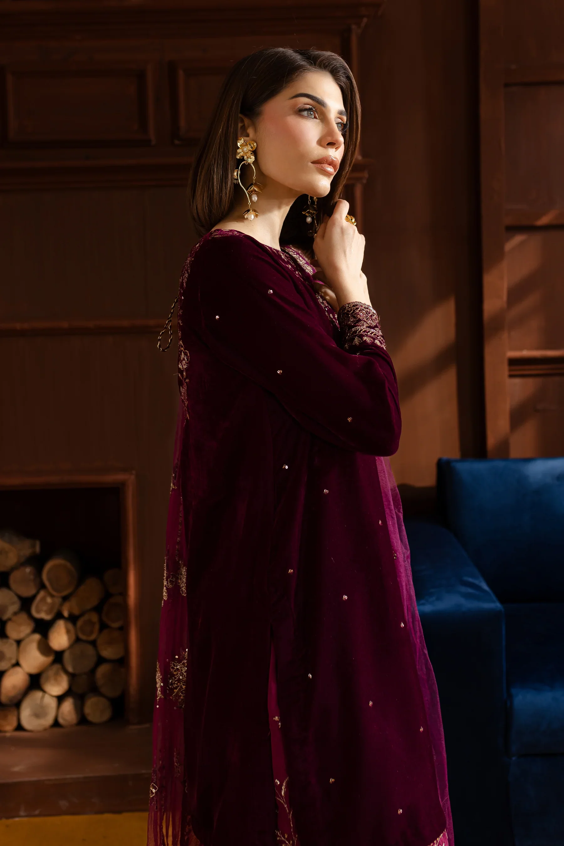 Batik Luxury Velvet Embroidered Collection Amar 3Pc - Velvet Luxe - Image 5