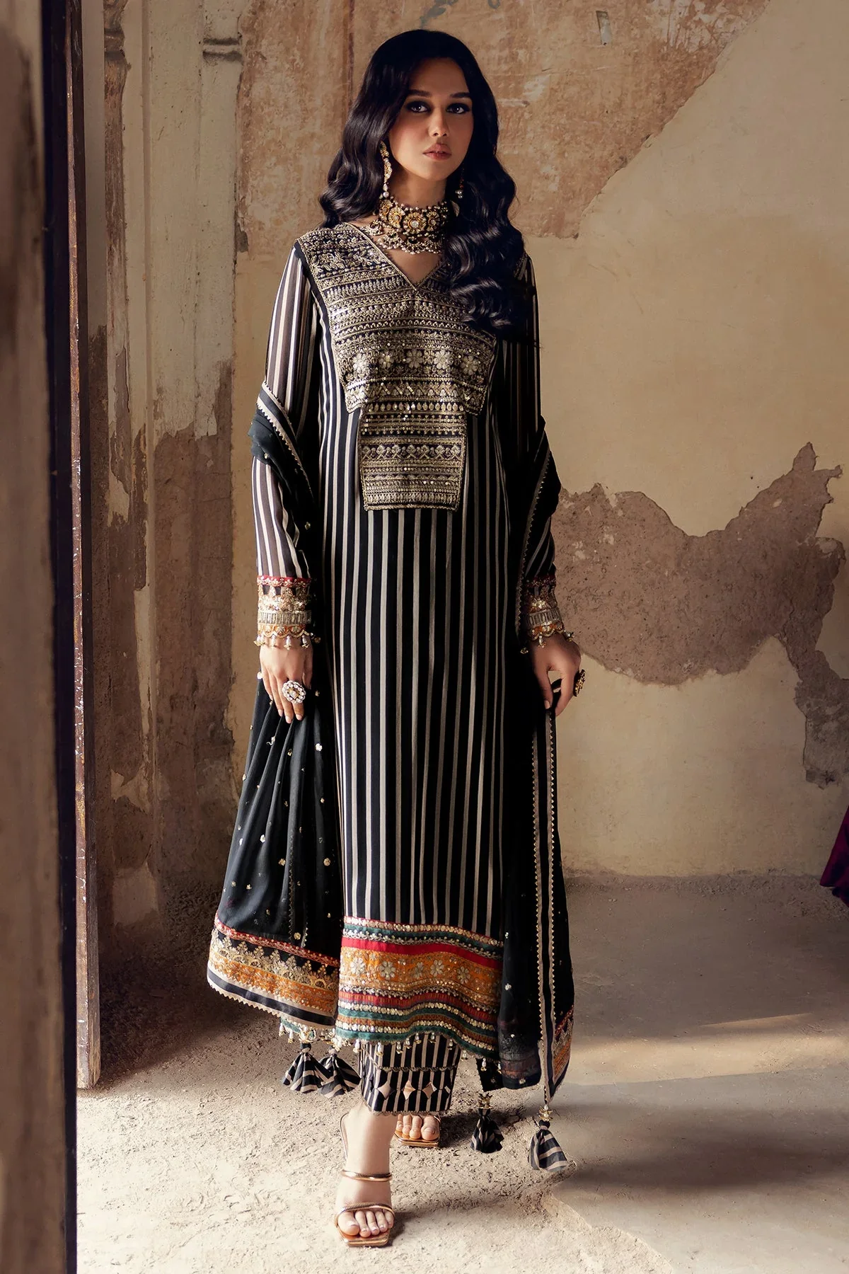 Charizma Vasal Embroidered Luxury Chiffon Unstitched 3Pc Suit VSL5-18 - Image 3