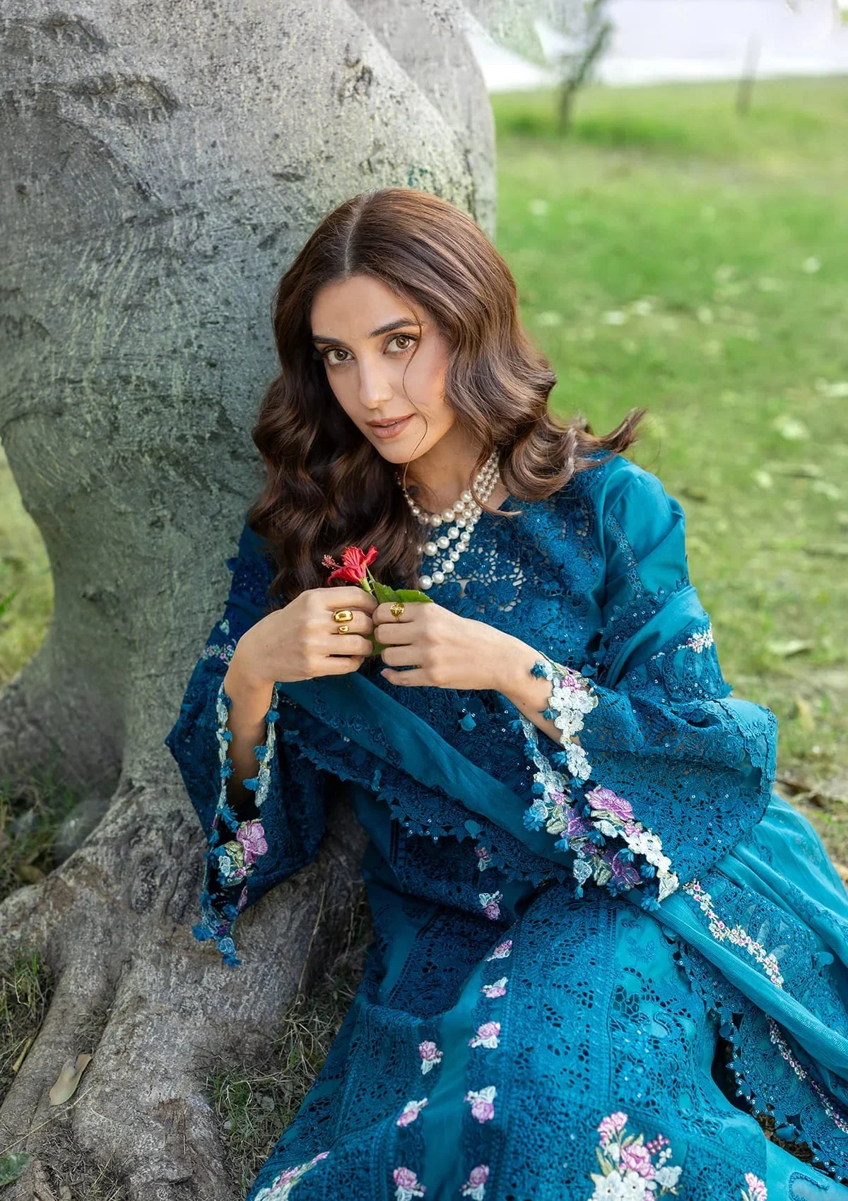 Elaf Premium Embroidered Luxury Lawn Unstitched 3Pc Suit ELY-06 SAPPHIRE - Image 7