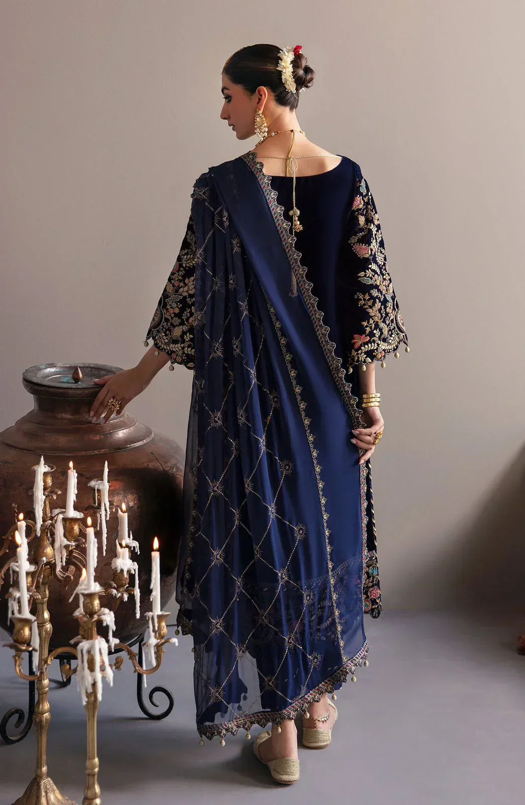 Emaan Adeel Makhmal Embroidered Velvet Unstitched 3Pc Suit MK-03 FALAK - Image 2