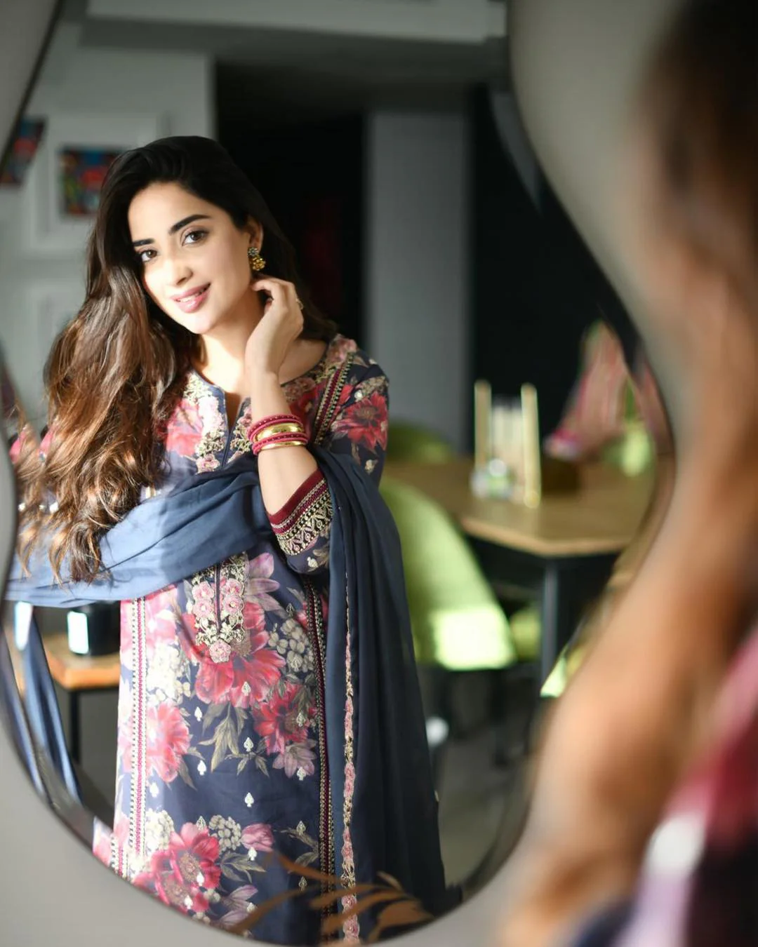 Iznik Festive Embroidered Lawn Unstitched 3Pc Suit SFL-12 Resplendence - Image 4