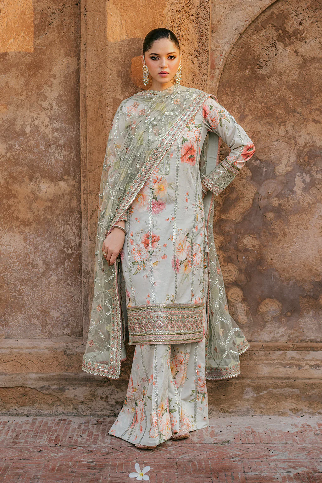 Iznik Luxury Embroidered Lawn Unstitched 3 Pc UE 311 Eid Collection - Image 2