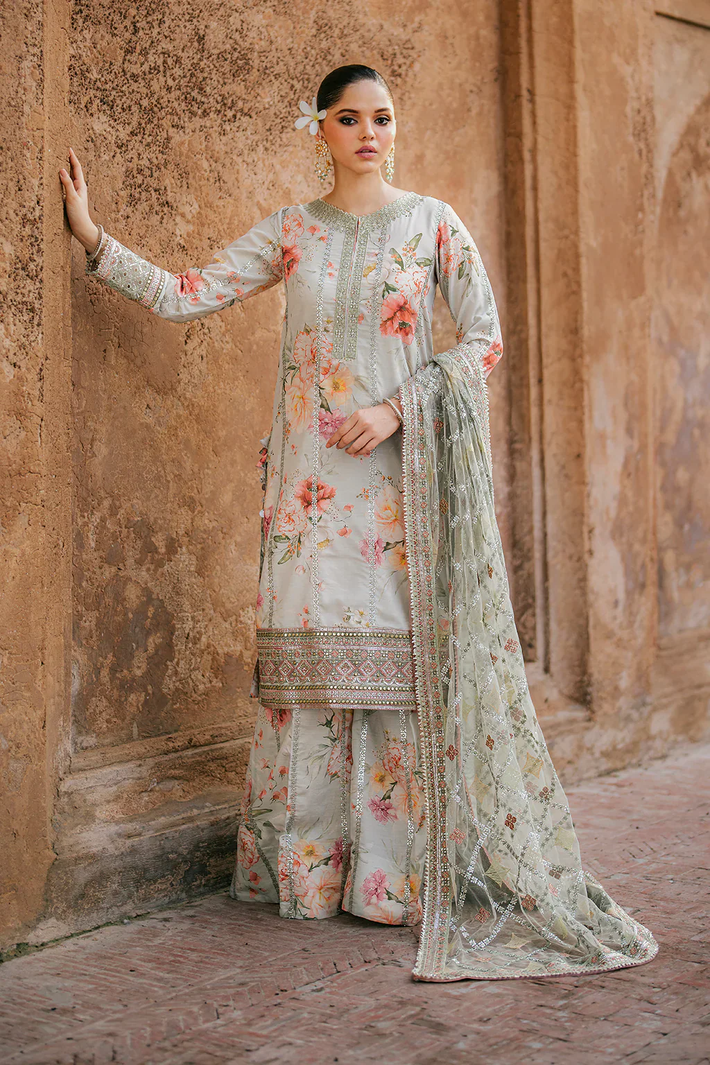 Iznik Luxury Embroidered Lawn Unstitched 3 Pc UE 311 Eid Collection - Image 3