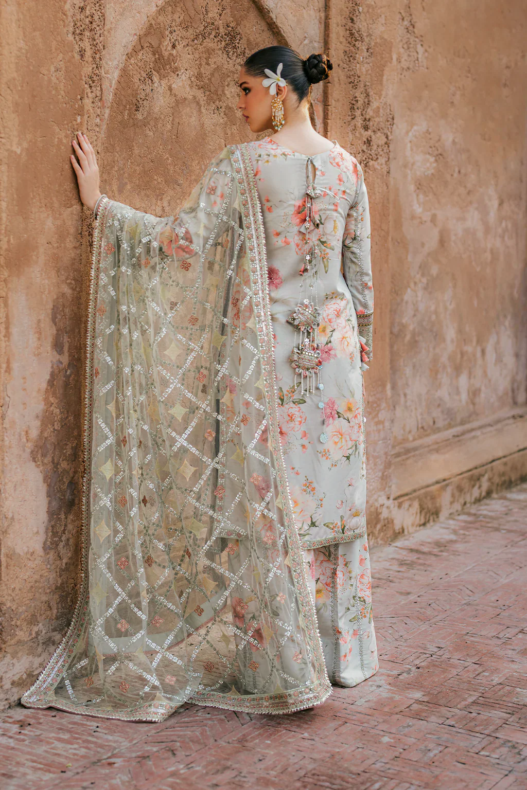 Iznik Luxury Embroidered Lawn Unstitched 3 Pc UE 311 Eid Collection - Image 5