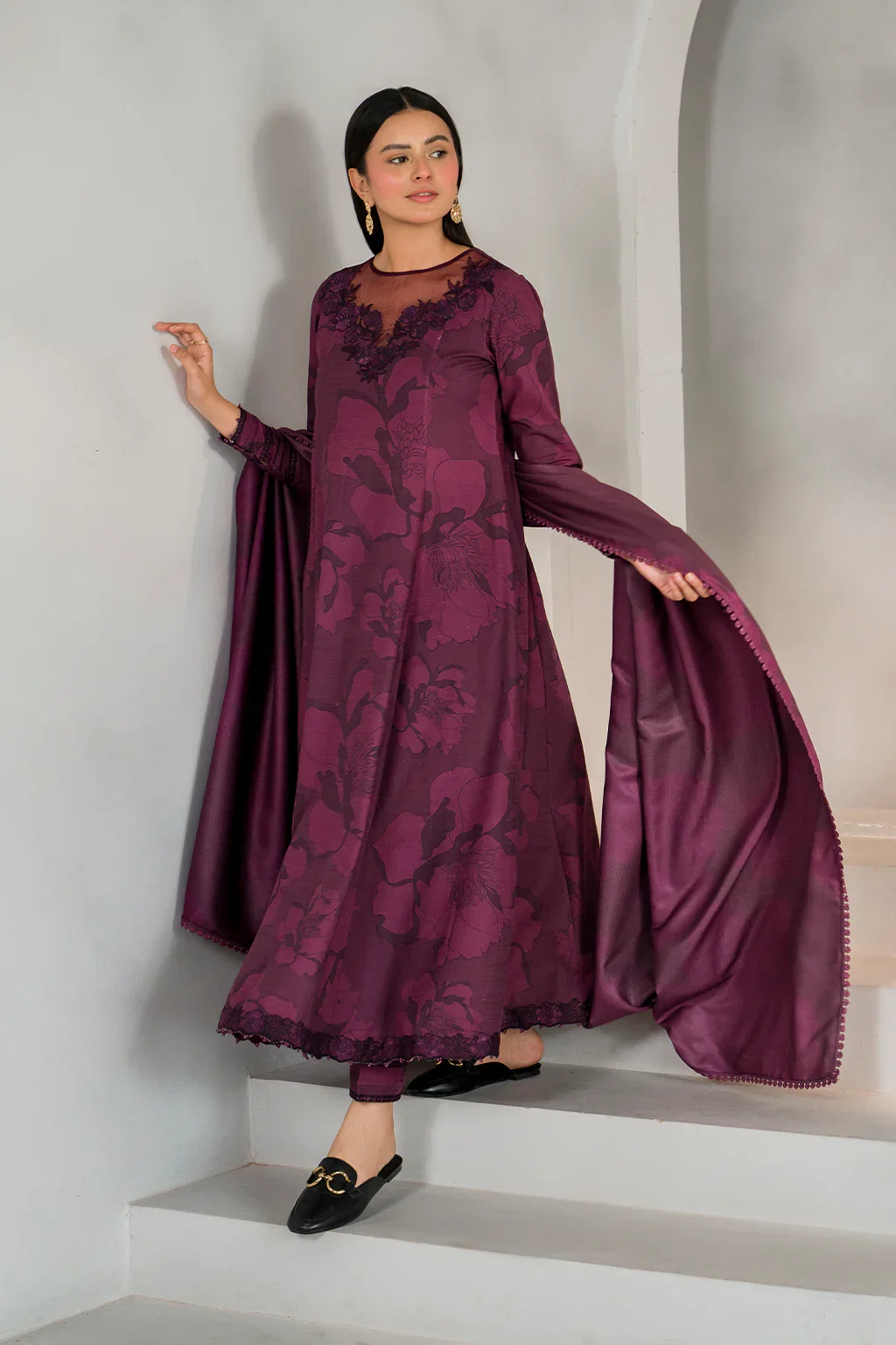 Iznik Luxury Embroidered Lawn Unstitched Collection UE -351 - Image 3