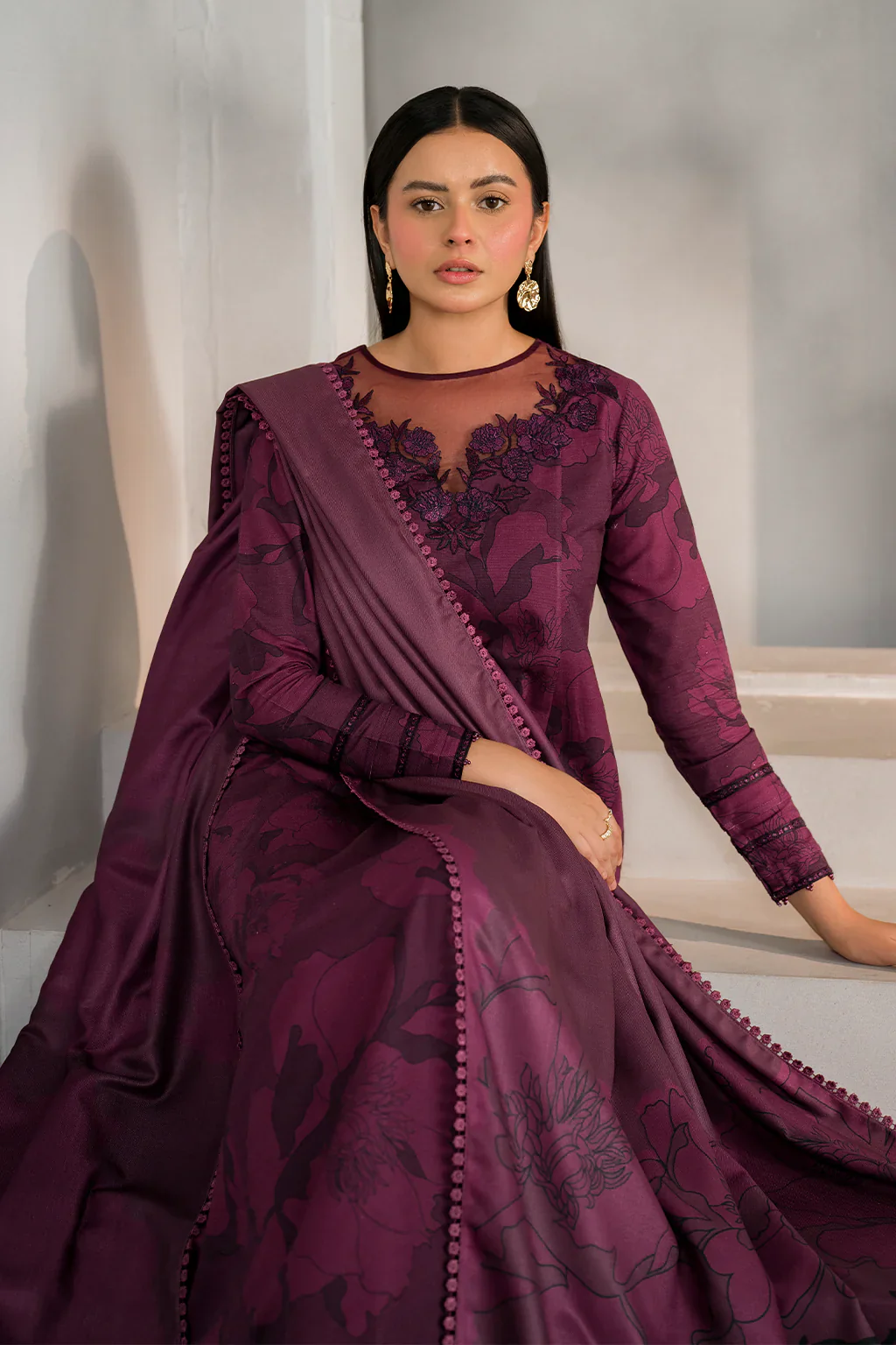 Iznik Luxury Embroidered Lawn Unstitched Collection UE -351 - Image 4