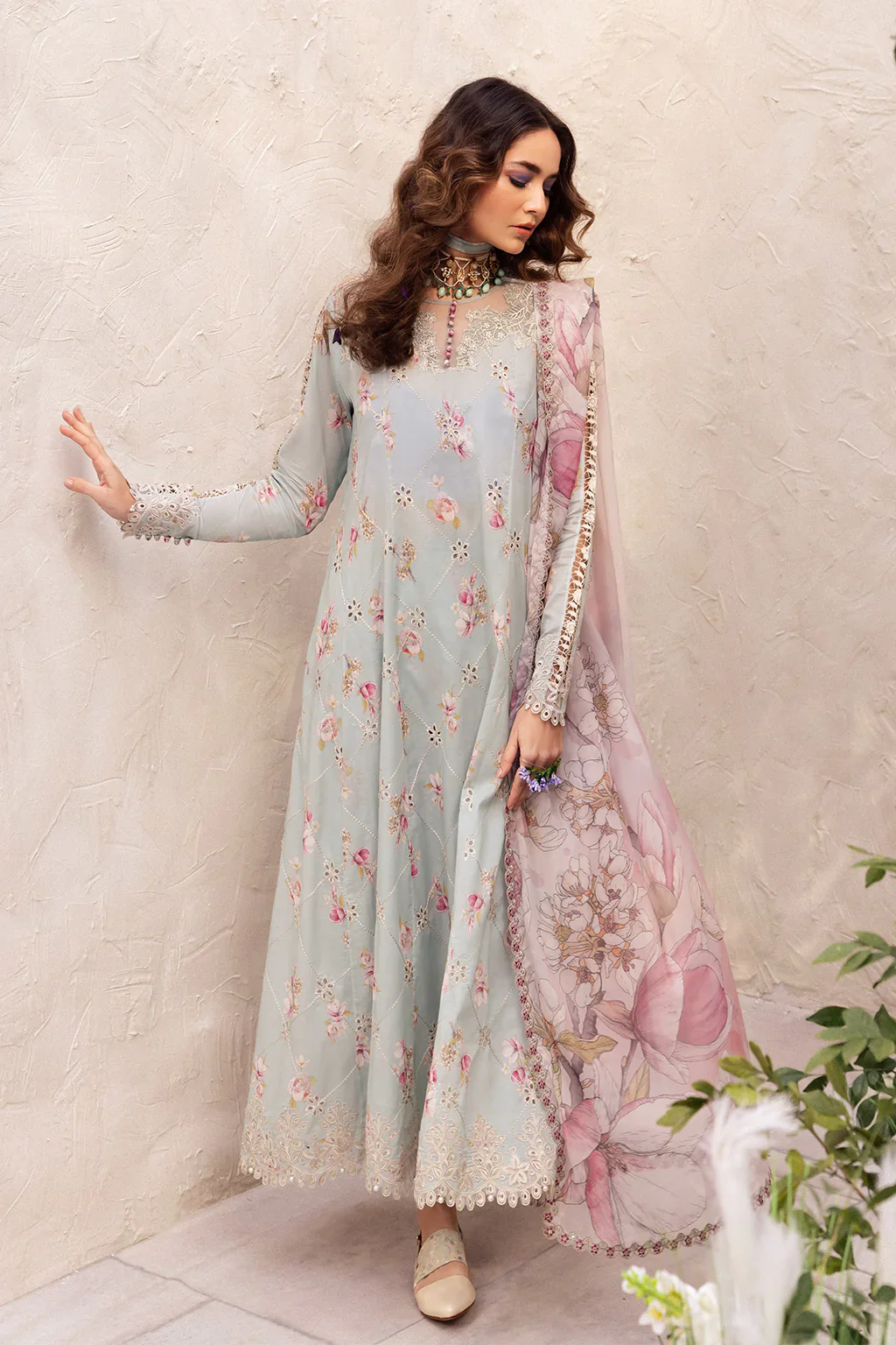 Iznik Luxury Lawn Embroidered Unstitched Collection DL -10 - Image 3