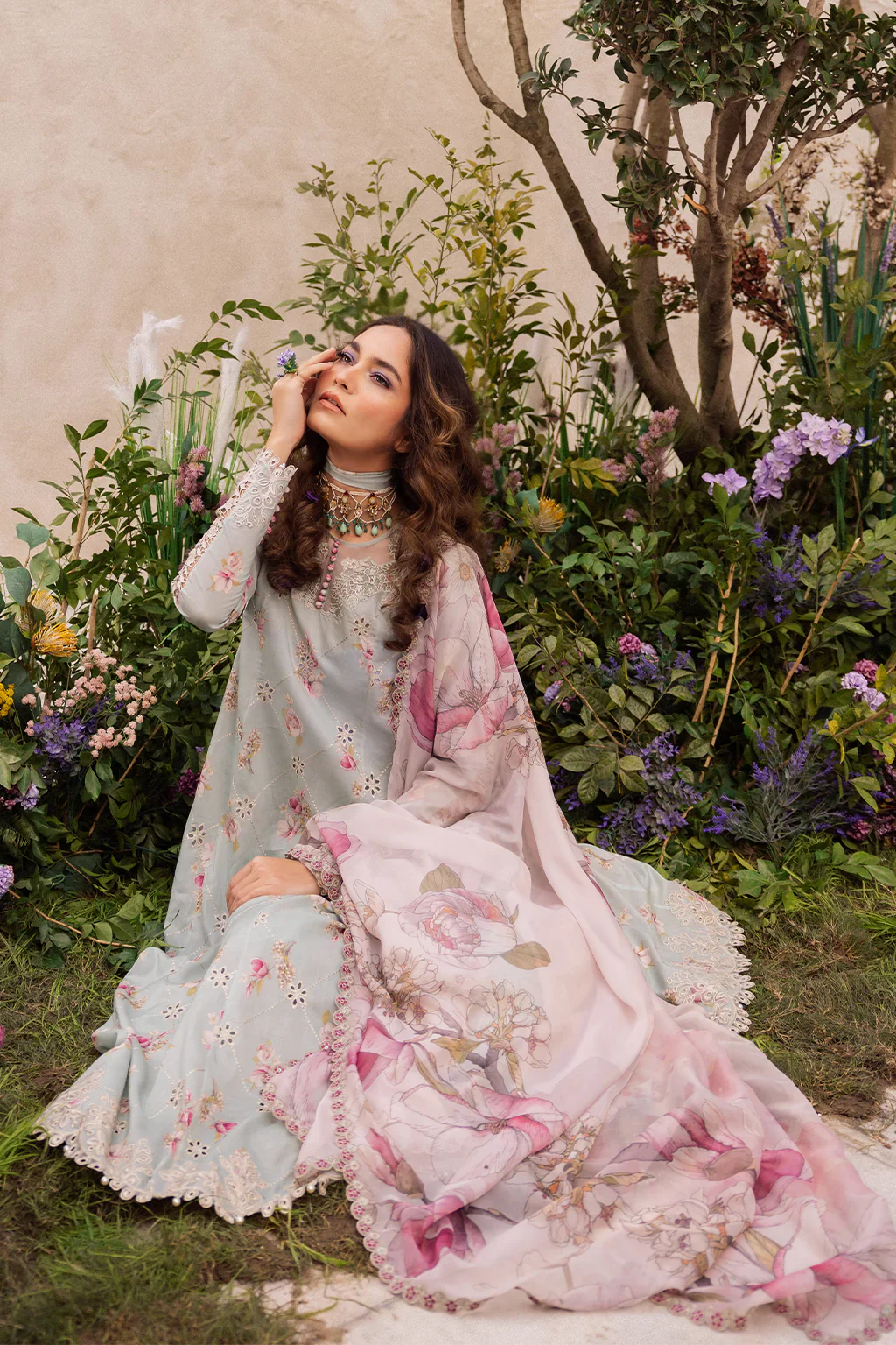 Iznik Luxury Lawn Embroidered Unstitched Collection DL -10 - Image 4