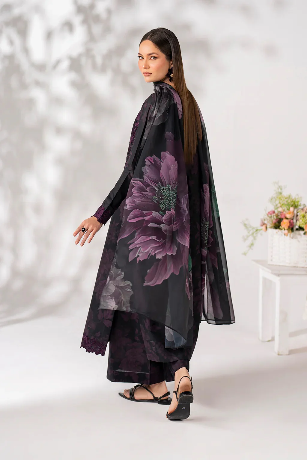 Iznik Luxury Lawn Unstitched 3 Piece UE-270 - Image 6