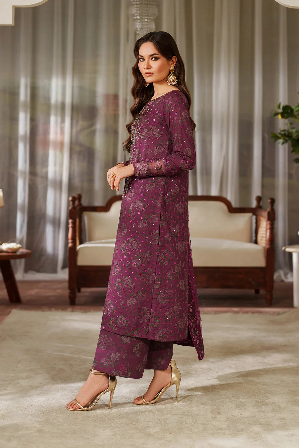 Iznik Luxury Printed & Embroidered Unstitched Lawn Suit UE-538 Magenta - Image 4