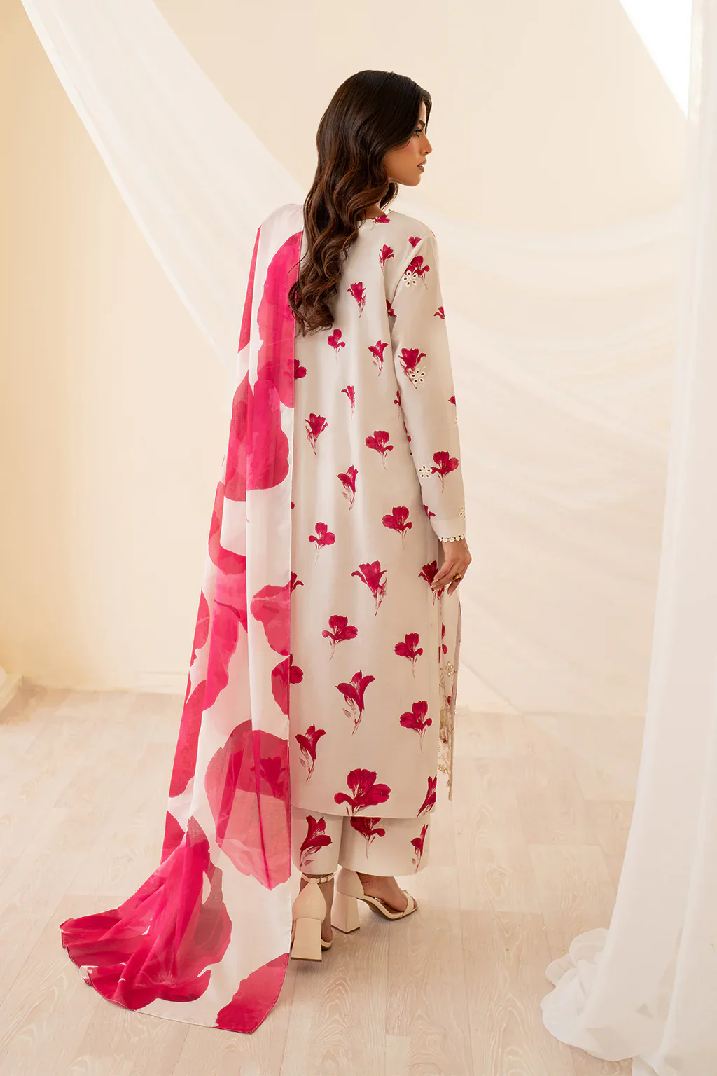 Iznik Premium Lawn Embroidered Collection Unstitched Floral Affair UE-443 - Image 4
