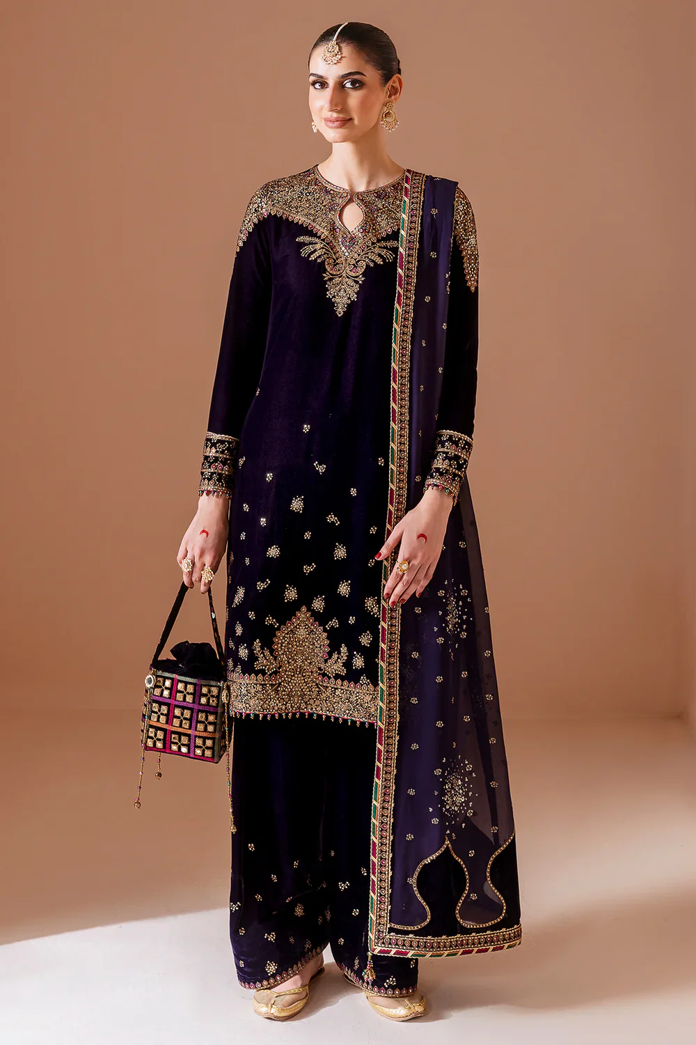 Jazmin Embroidered Velvet Formal 3 Pieces Unstitched CVF D-08 Nilofer - Image 3