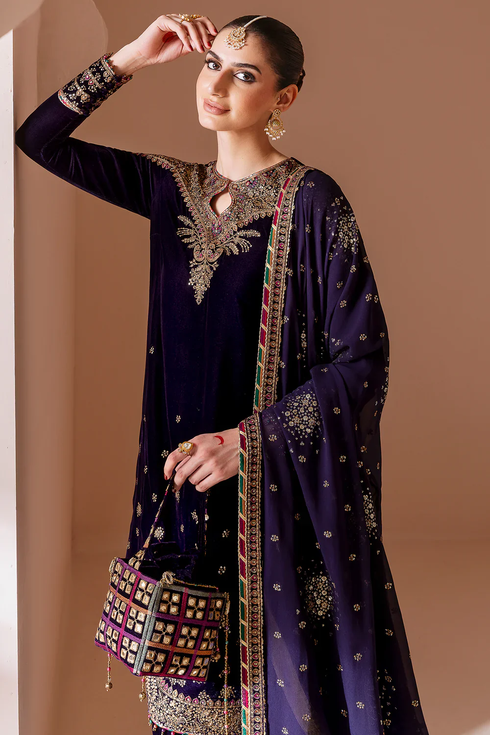 Jazmin Embroidered Velvet Formal 3 Pieces Unstitched CVF D-08 Nilofer - Image 8