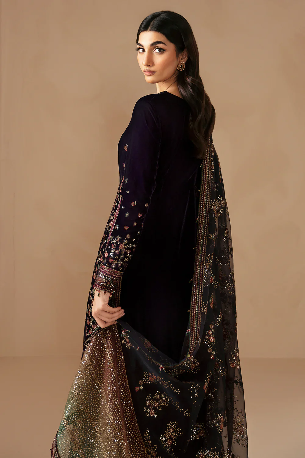 Jazmin Embroidered Velvet Formal Unstitched 3 Pc VF-2027 - Image 4