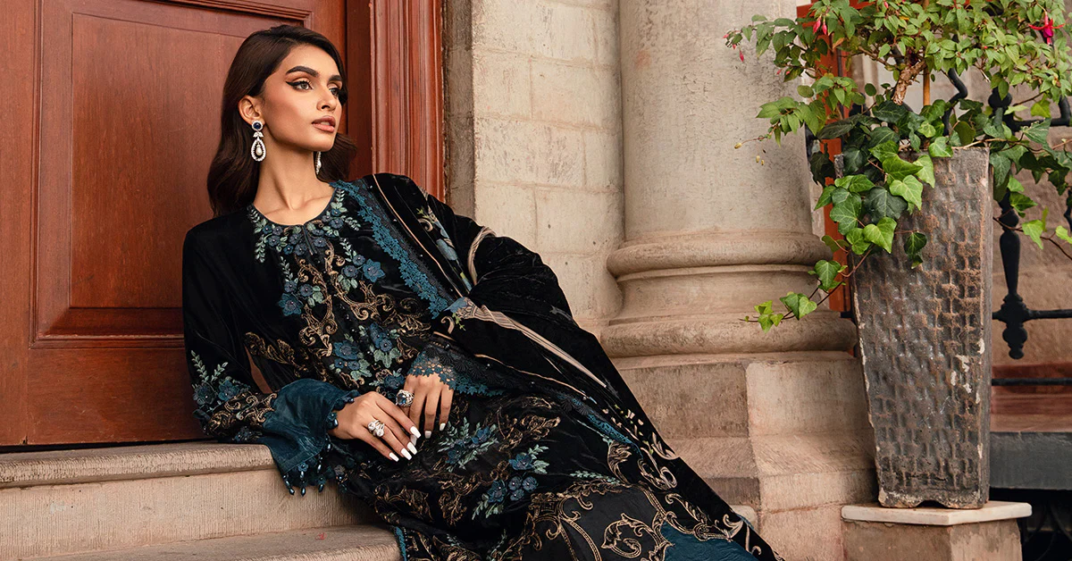 Maria.B Luxury Embroidered Velvet Collection Unstitched With Velvet Shawl - Image 8