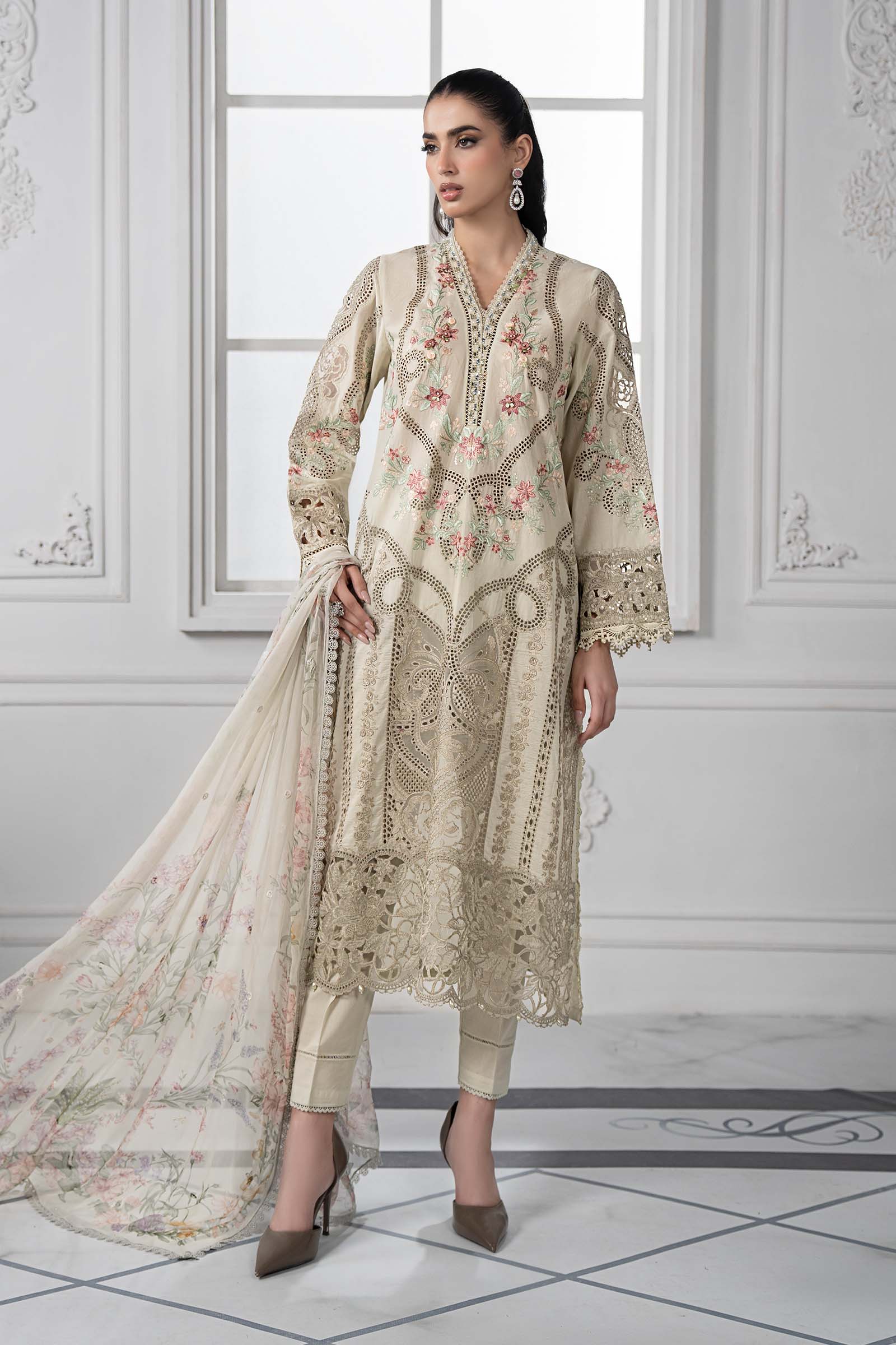 Maria.B Luxury Lawn Embroidered 3 Piece Unstitched DS-2514-B Eid Collection