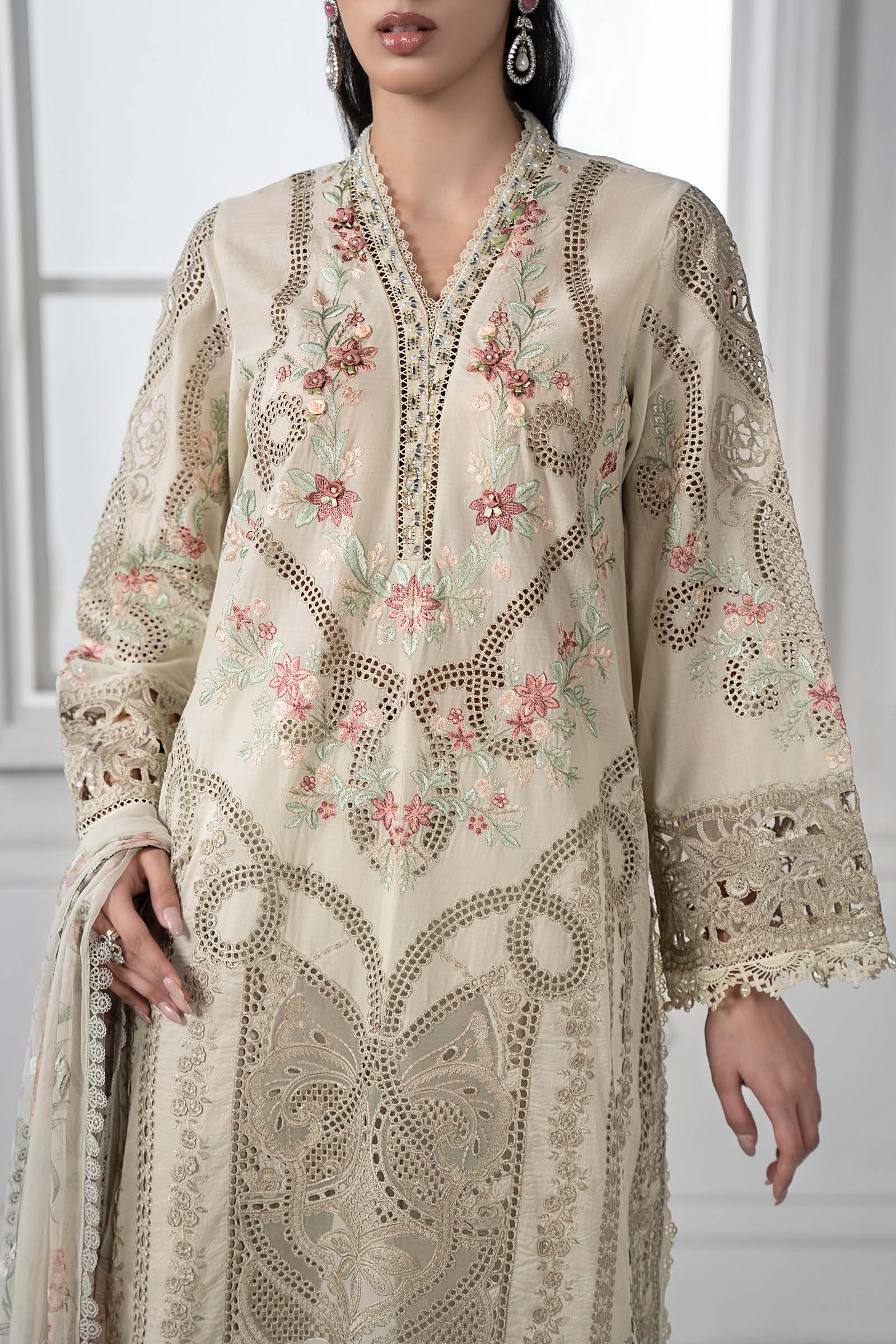 Maria.B Luxury Lawn Embroidered 3 Piece Unstitched DS-2514-B Eid Collection - Image 6