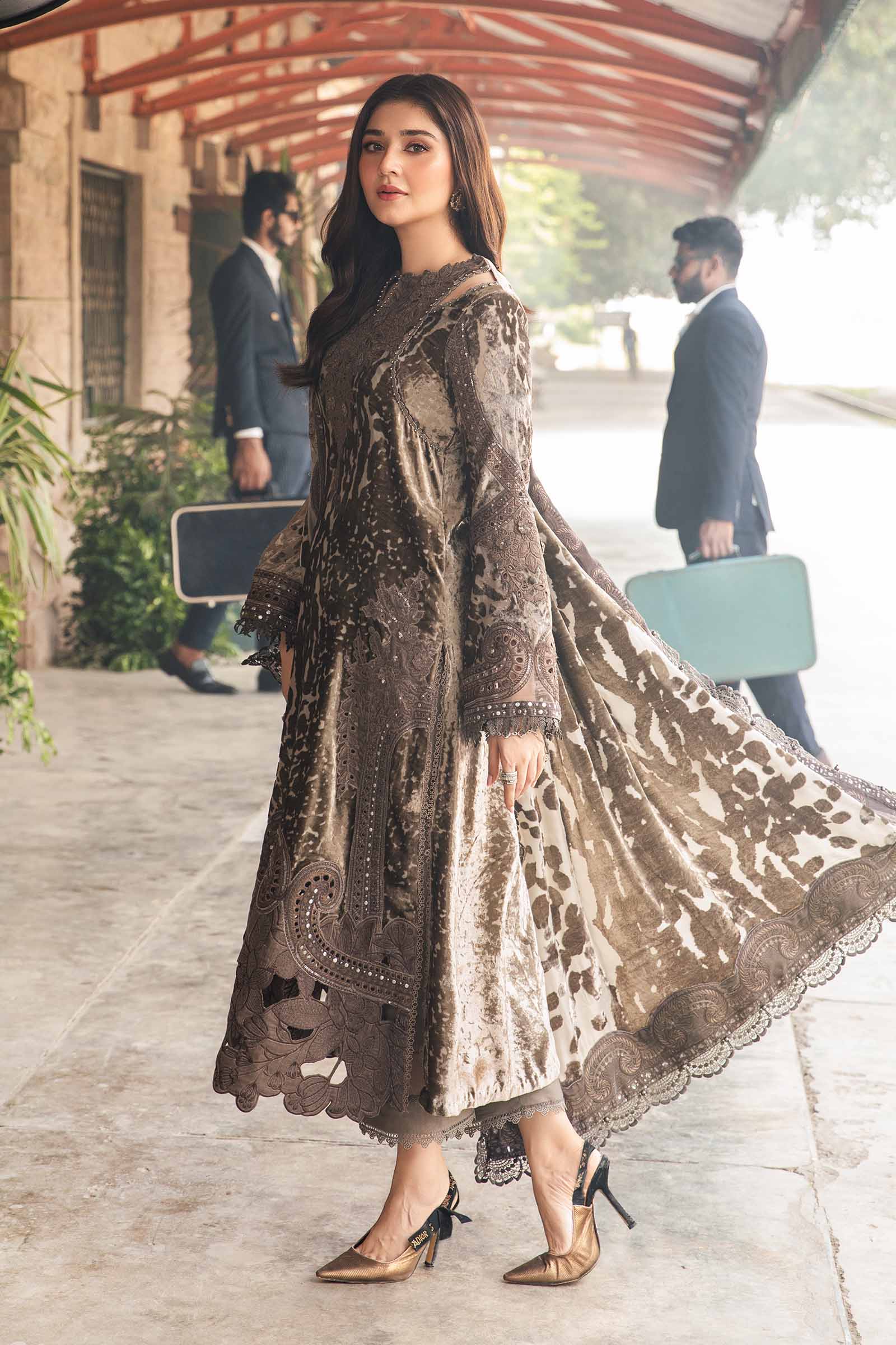 Maria.B Luxury Velvet 3 Piece Unstitched Embroidered Palachi Suit DL-1201 - Image 2