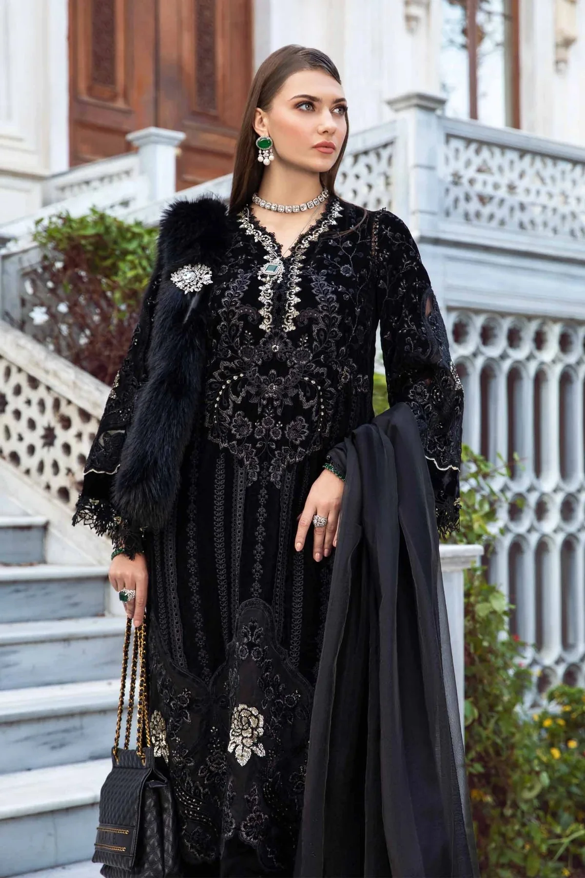 Maria.B Luxury Velvet Collection Unstitched Black & Gold D-1 - Image 4