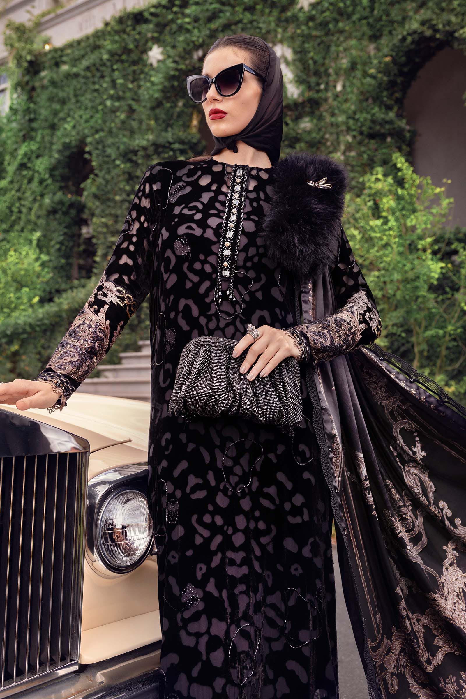 Maria.B Luxury Velvet Embroidered Palachi 3 Piece Unstitched WL-1301 - Image 4