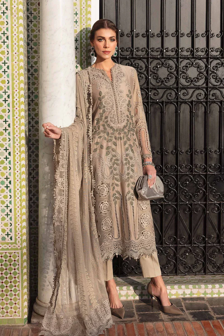 Maria.B Voyge A Luxe Embroidered Lawn Unstitched 3 Pc SUIT D-2503-A - Image 3
