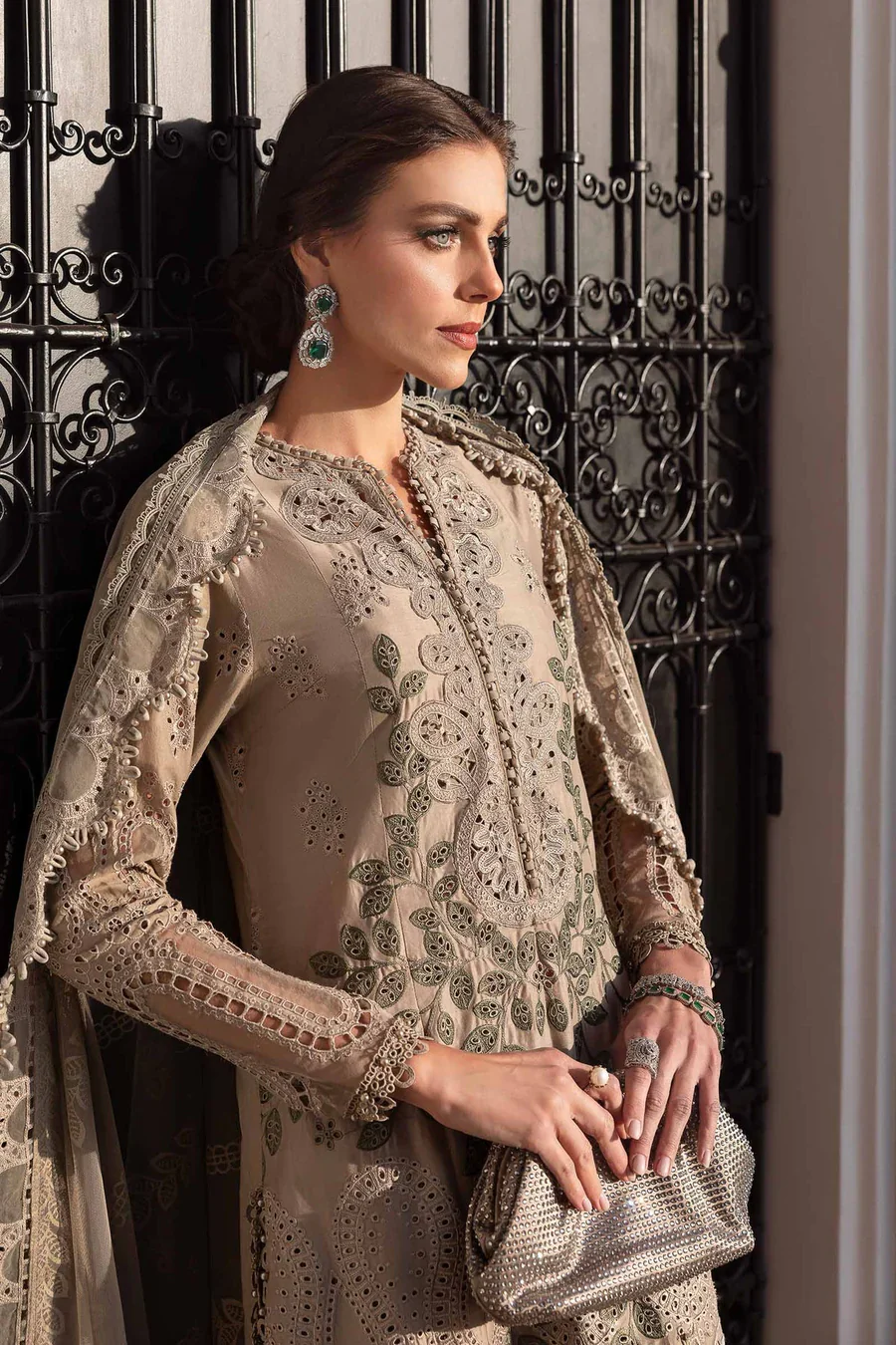 Maria.B Voyge A Luxe Embroidered Lawn Unstitched 3 Pc SUIT D-2503-A - Image 4