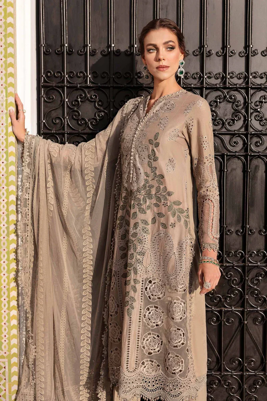 Maria.B Voyge A Luxe Embroidered Lawn Unstitched 3 Pc SUIT D-2503-A - Image 5