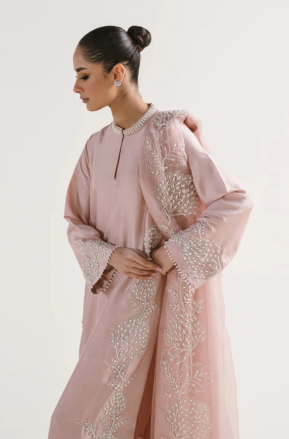 Mehreen Humayun Luxury Lava Sik Embroidered 3 Piece Unstitched - Pearl Blush - Image 4