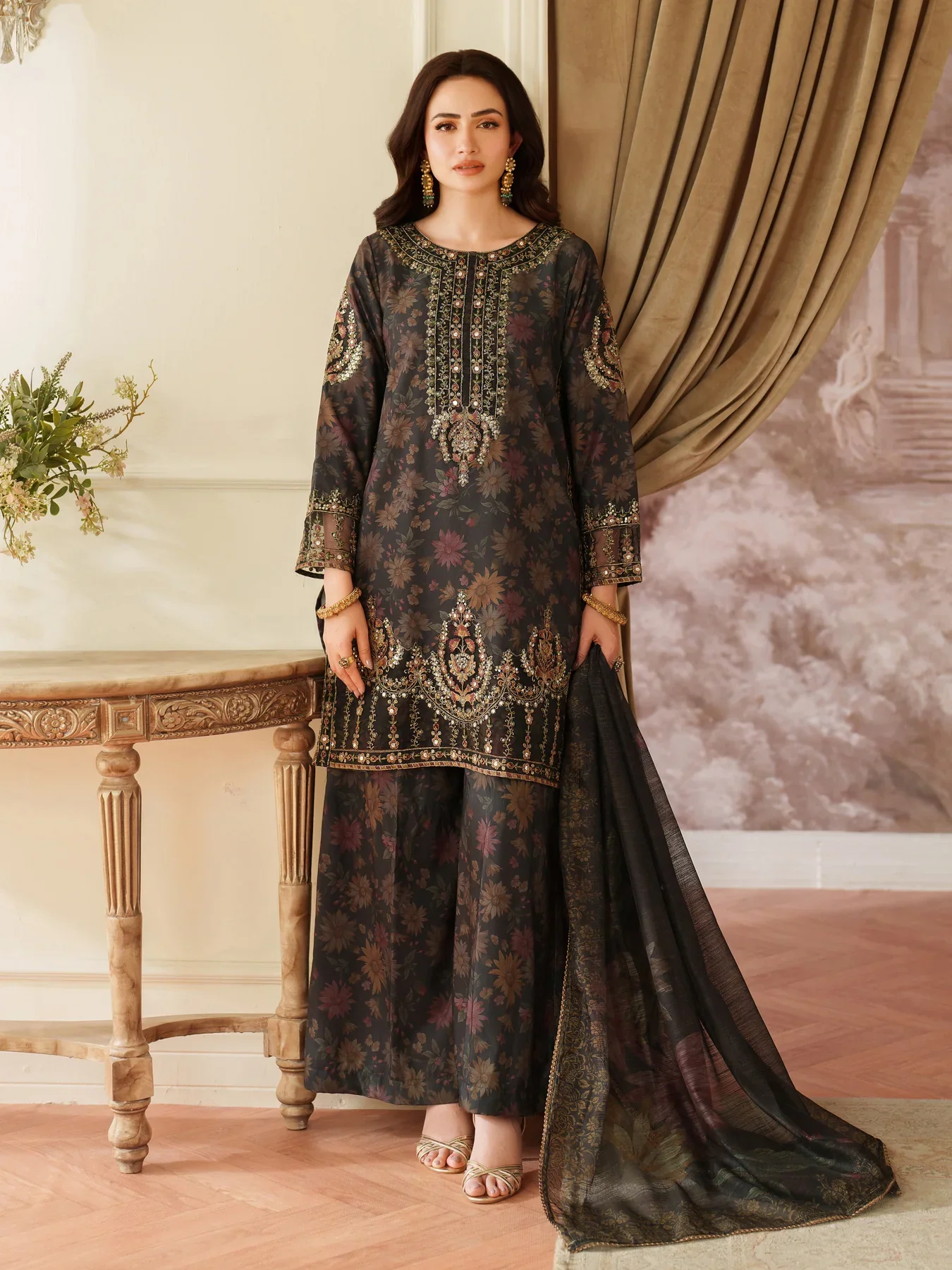 Mohagni Luxury Embroidered Lawn 3 Pc Unstitched Suit BLS-57 - Image 3