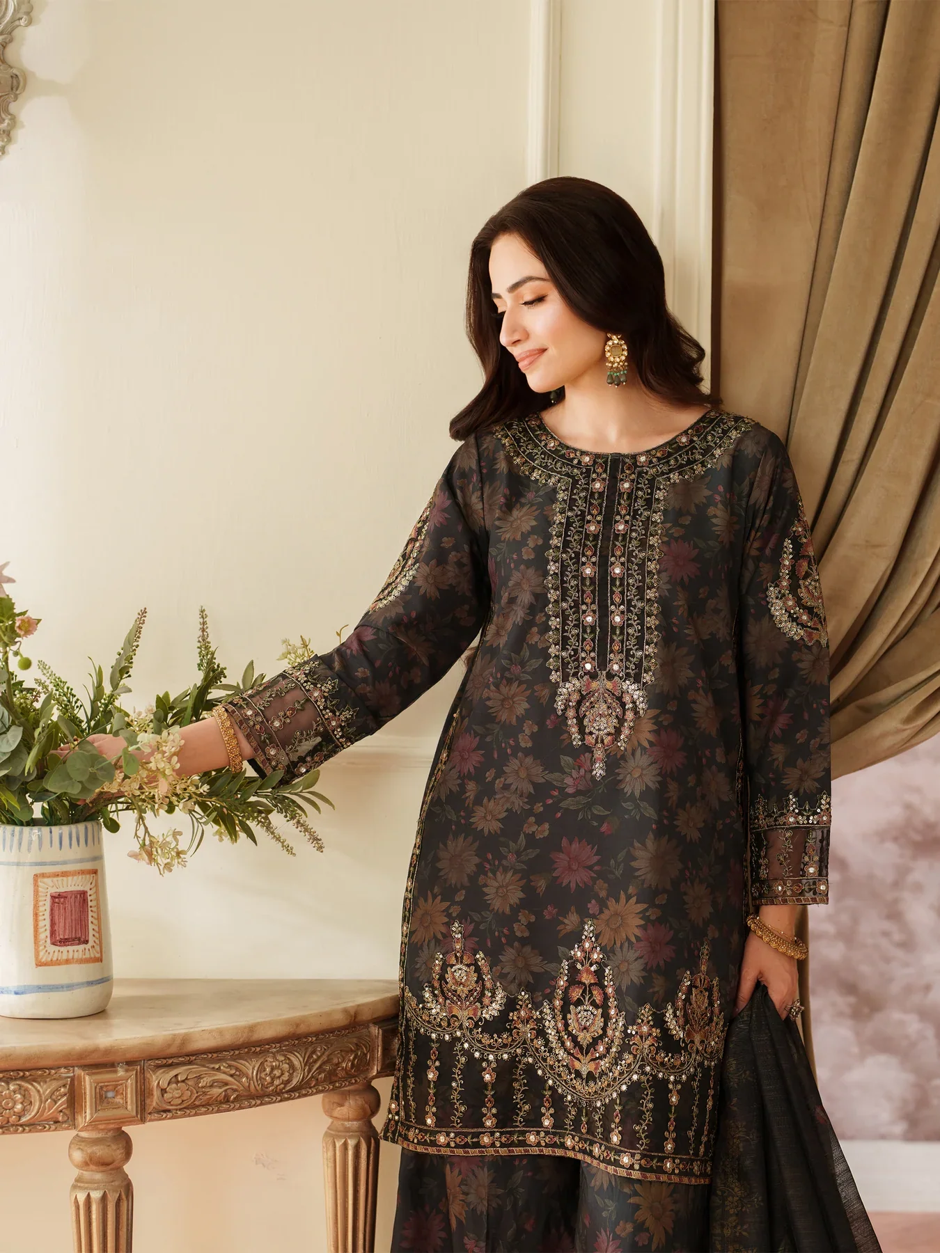 Mohagni Luxury Embroidered Lawn 3 Pc Unstitched Suit BLS-57 - Image 7