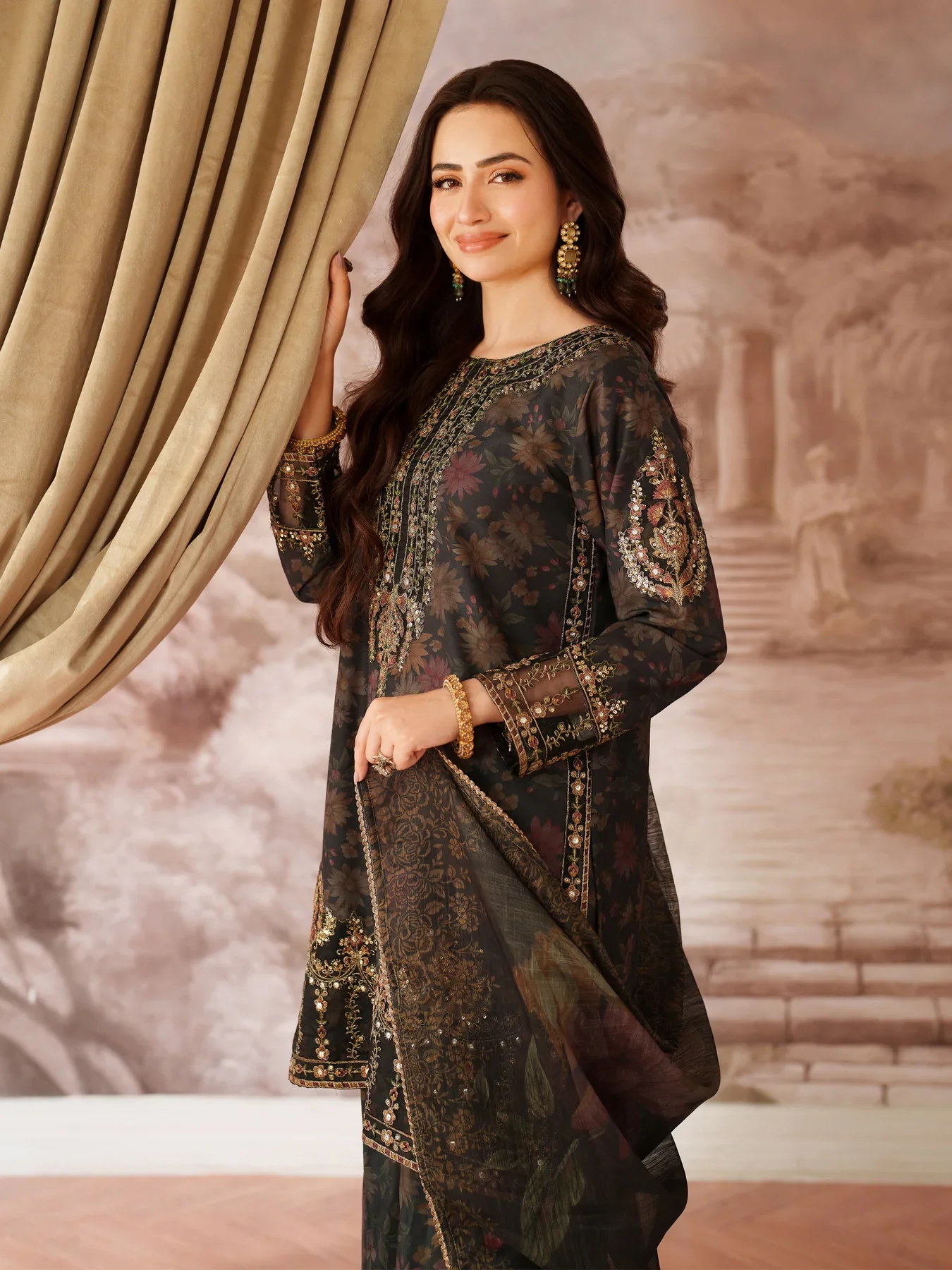Mohagni Luxury Embroidered Lawn 3 Pc Unstitched Suit BLS-57 - Image 8