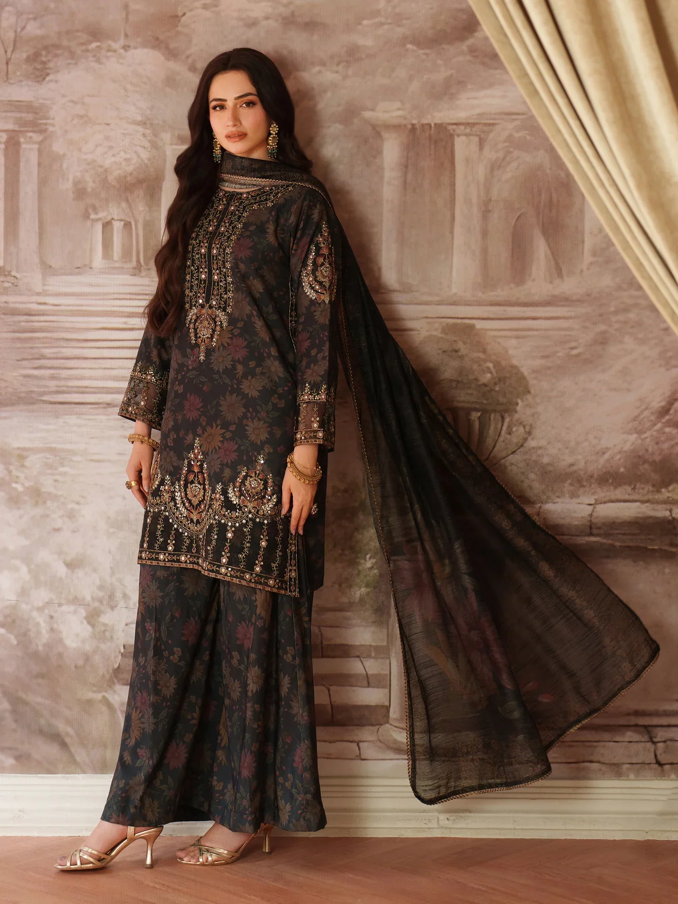 Mohagni Luxury Embroidered Lawn 3 Pc Unstitched Suit BLS-57 - Image 9
