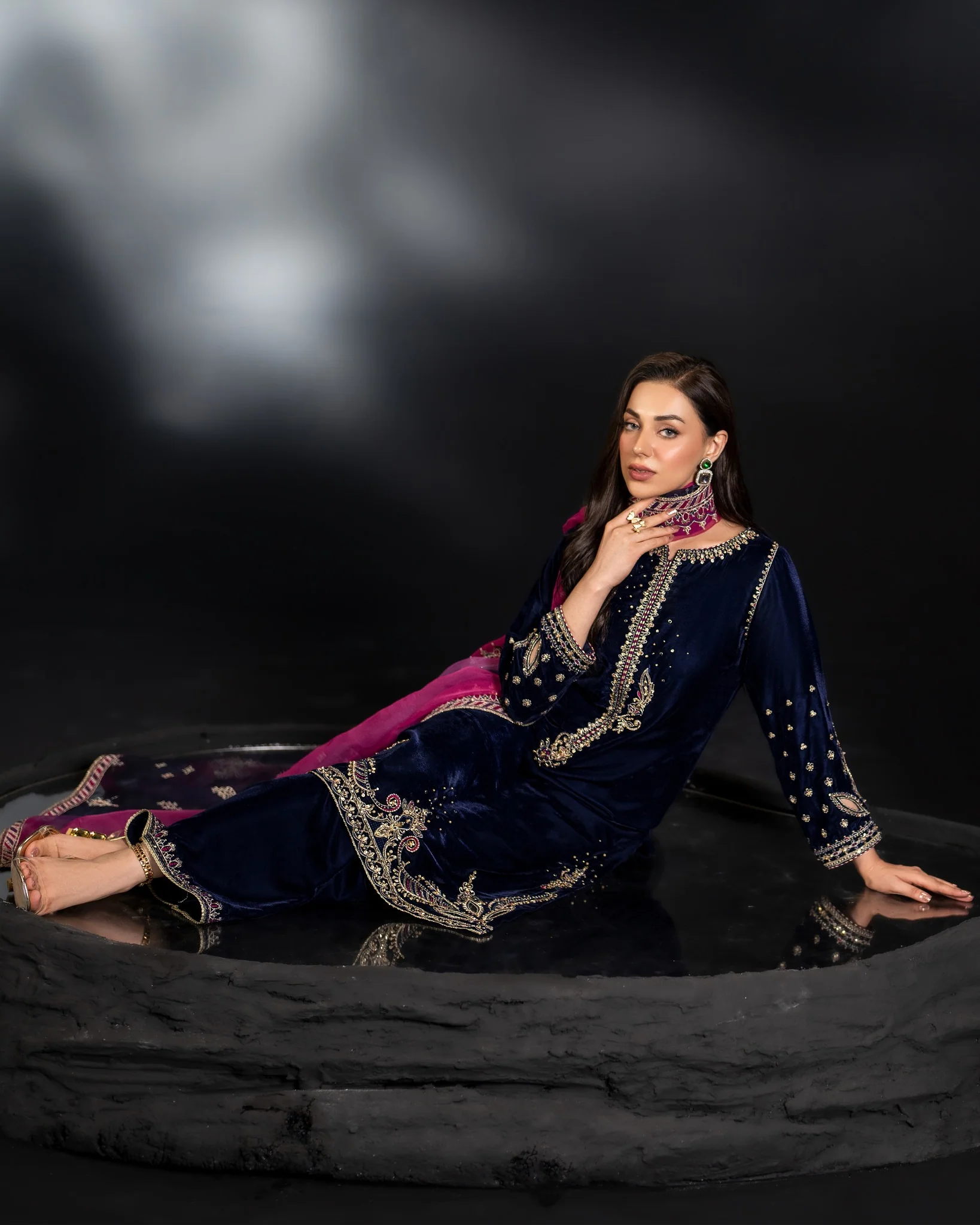 Naqshi Luxury Velvet Collection Unstitched IFRAH Micro Velvet 9000 - Image 3