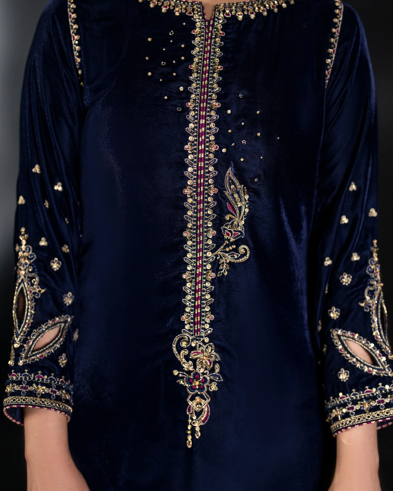 Naqshi Luxury Velvet Collection Unstitched IFRAH Micro Velvet 9000 - Image 5