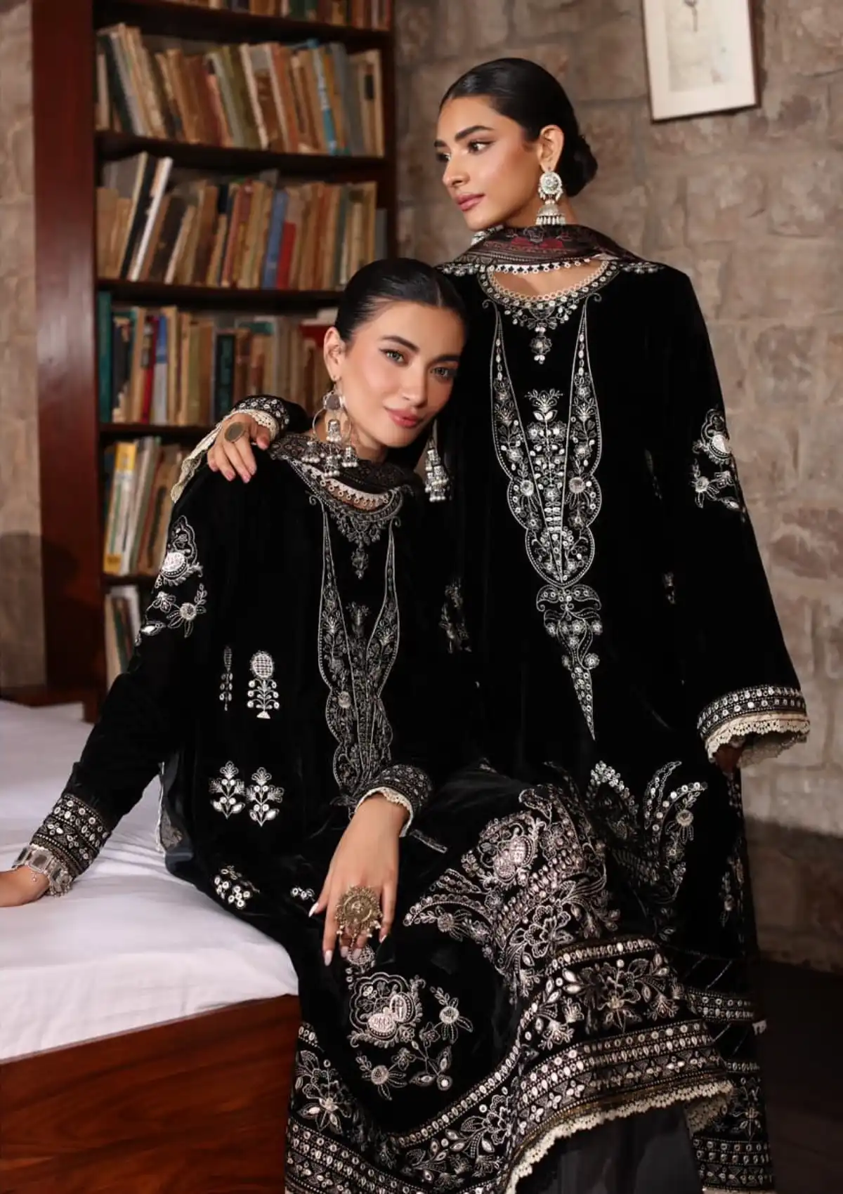 Noor By Saadia Asad Luxury Velvet Collection Unstitched PAREEHA D-12 - Image 4